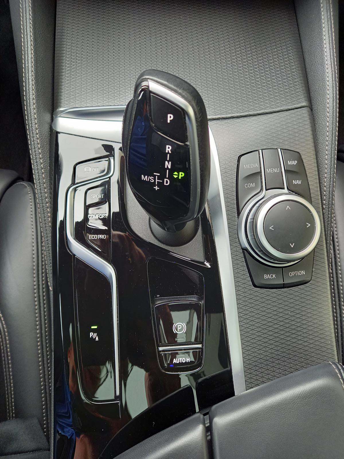BMW 520d xDrive 48V Touring M Sport Steptronic-image-9