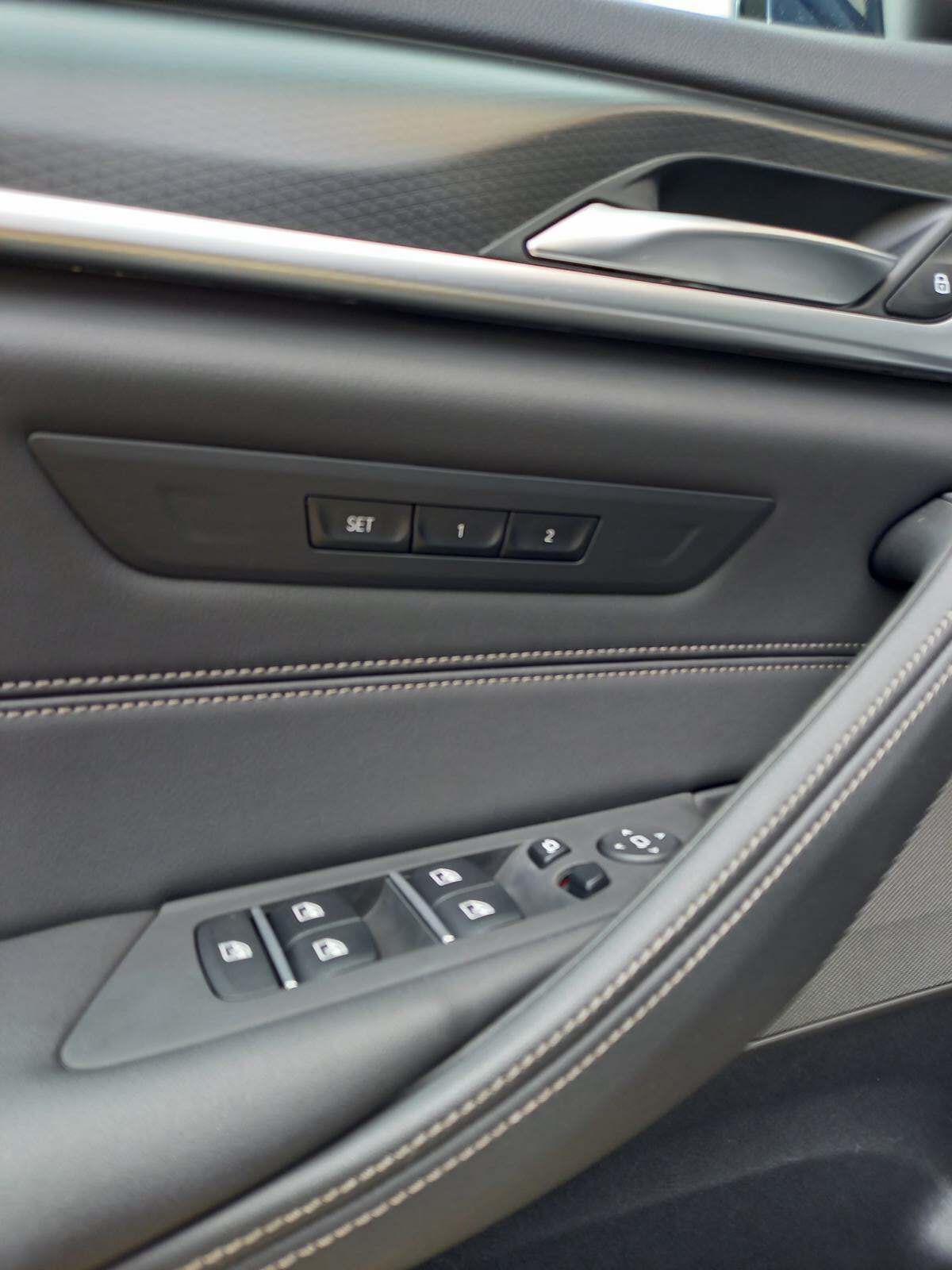 BMW 520d xDrive 48V Touring M Sport Steptronic-image-14