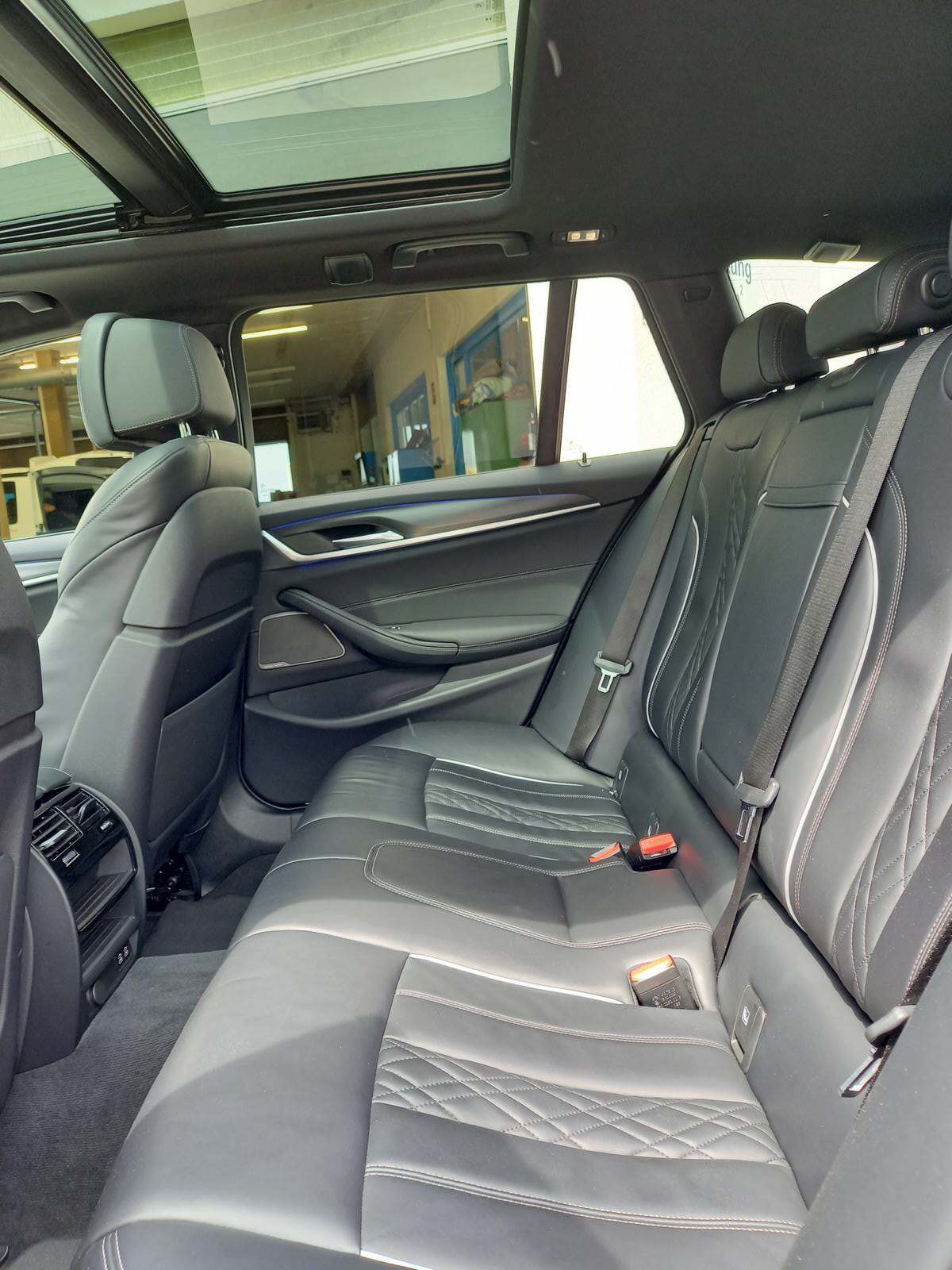 BMW 520d xDrive 48V Touring M Sport Steptronic-image-16