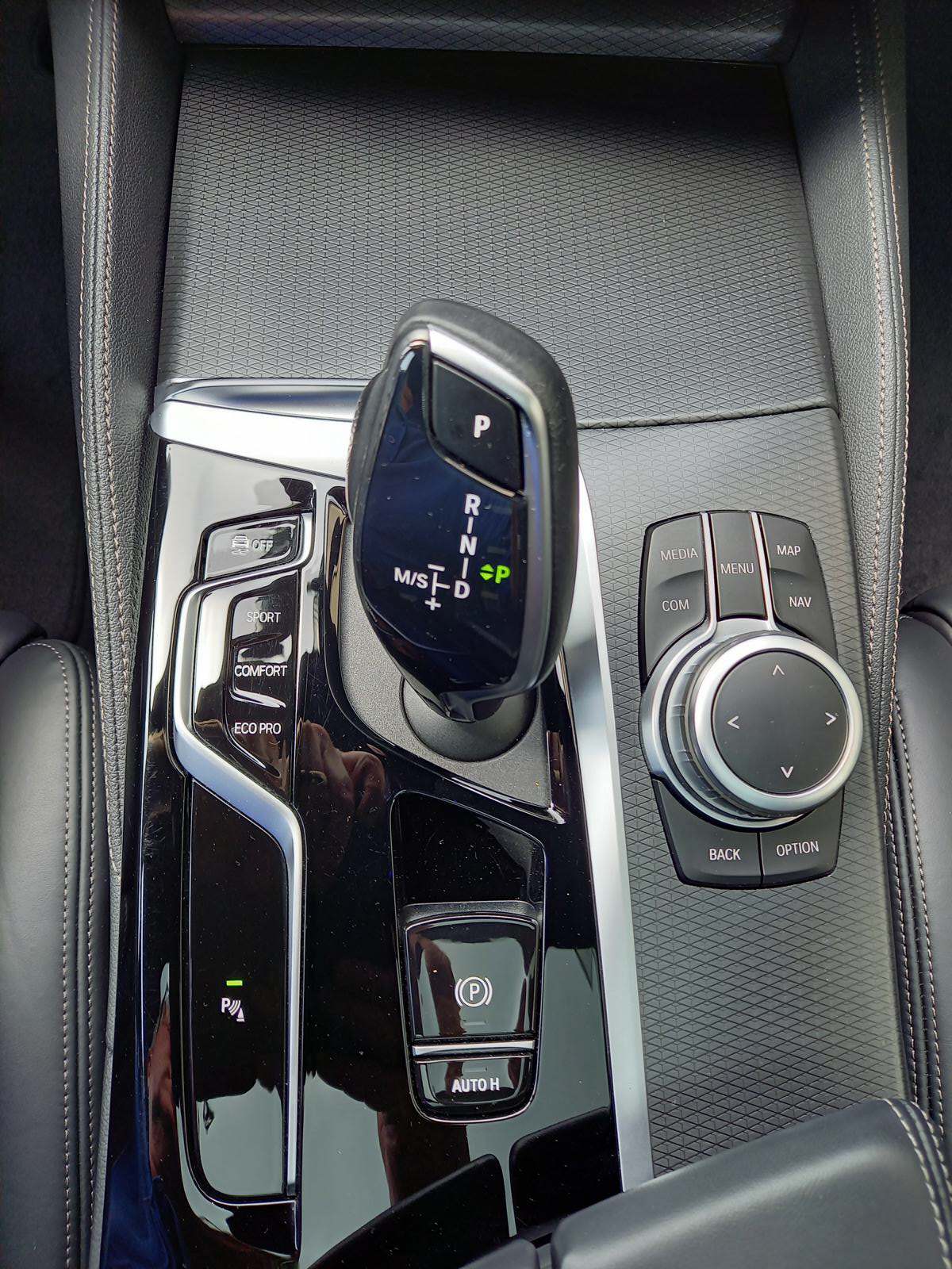 BMW 520d xDrive 48V Touring M Sport Steptronic-image-10