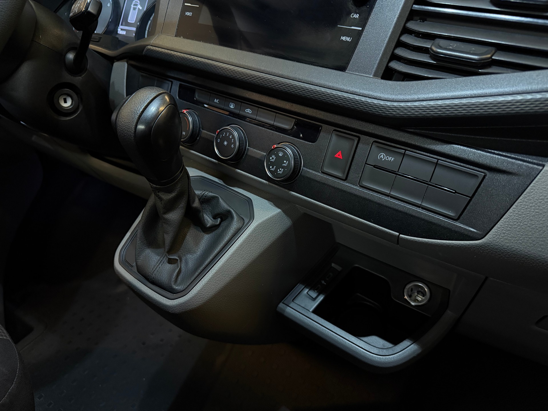 VW T6.1 Kaw. 3000 2.0 TDI 150 DSG 4motion-image-15