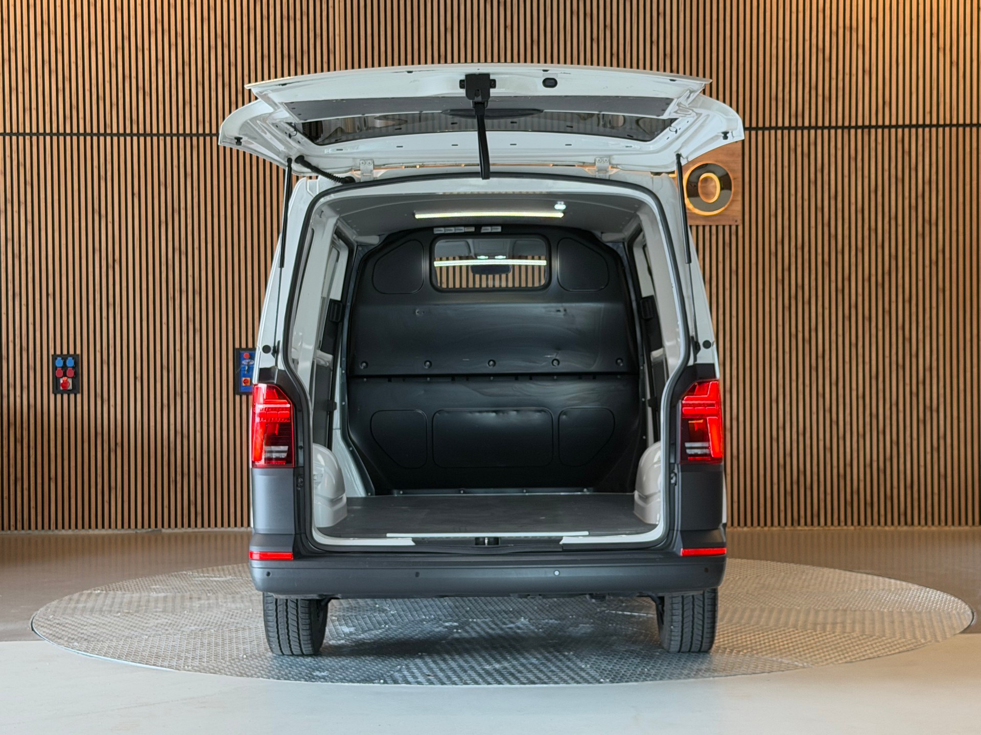 VW T6.1 Kaw. 3000 2.0 TDI 150 DSG 4motion-image-9