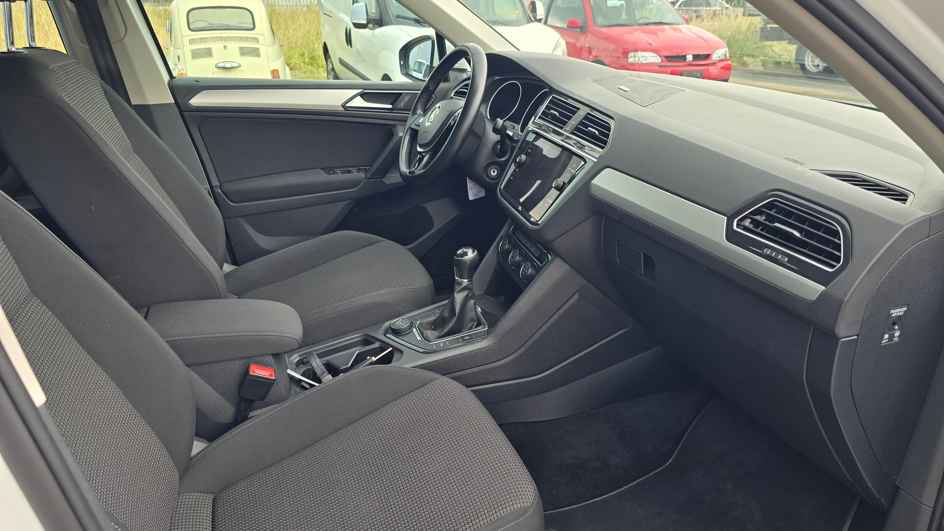 VW Tiguan 2.0 TDI SCR Comfortline 4Motion-image-6
