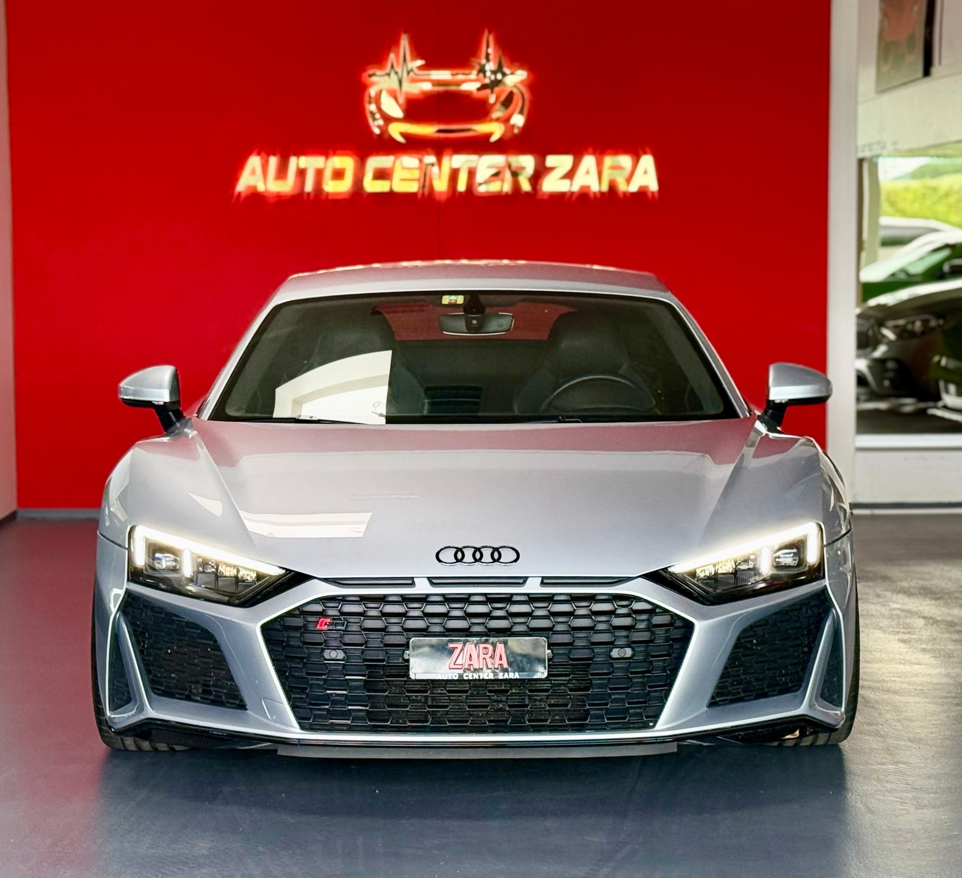 AUDI R8 Coupé S-Tronic-image-3