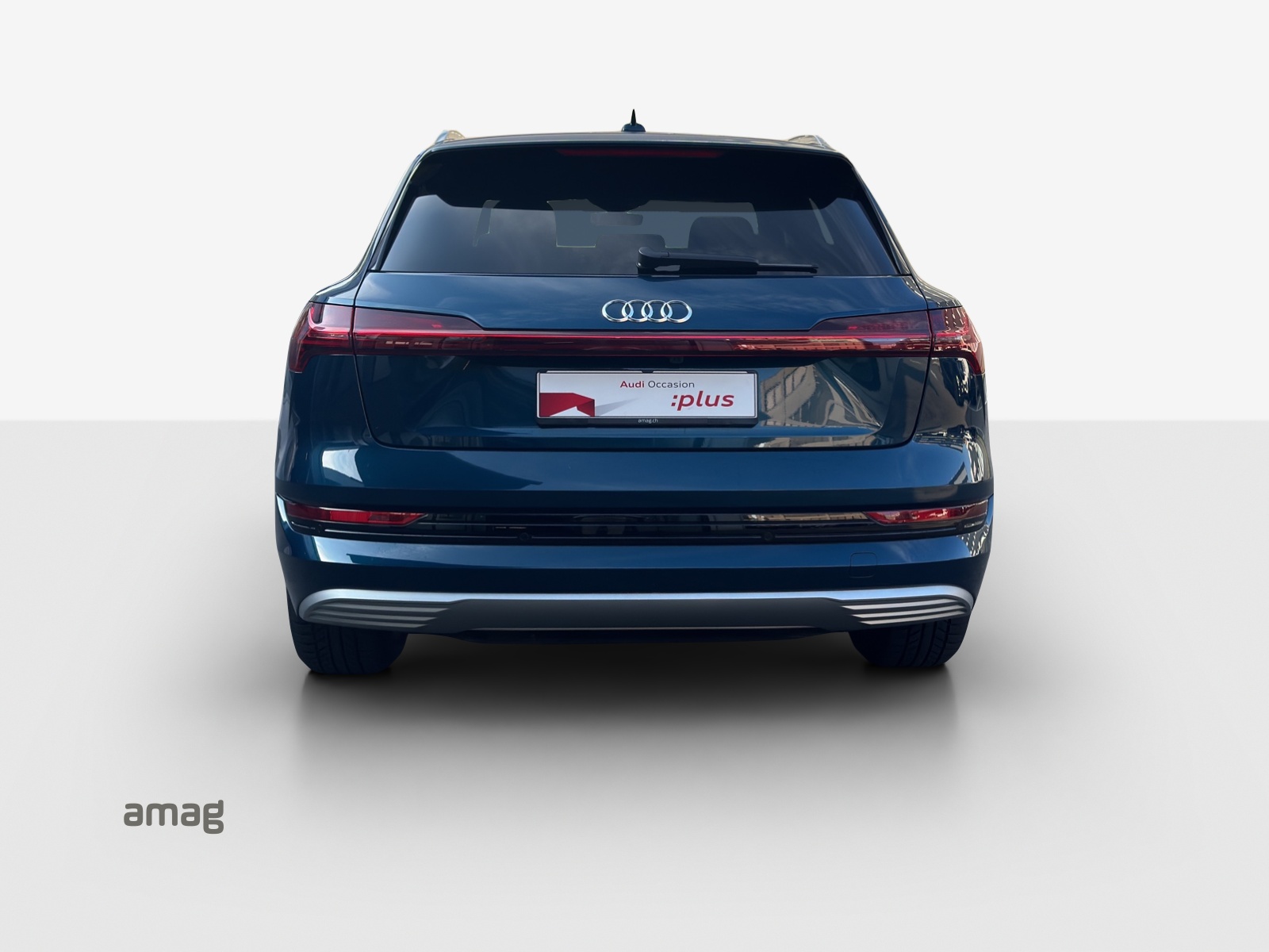 AUDI e-tron 55 Advanced quattro-image-4
