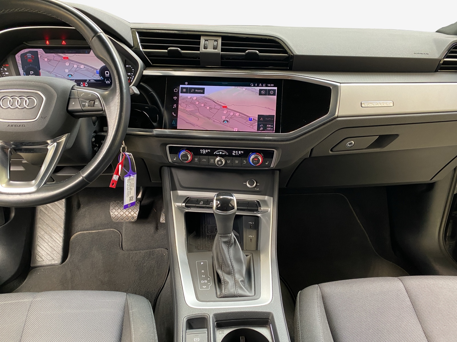 AUDI Q3 35 TDI Attraction quattro S-tronic-image-10