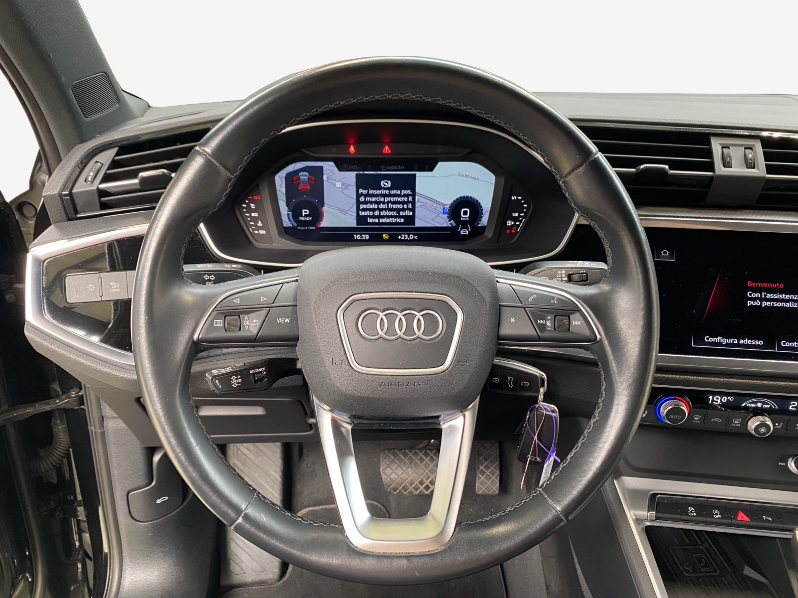 AUDI Q3 35 TDI Attraction quattro S-tronic-image-9