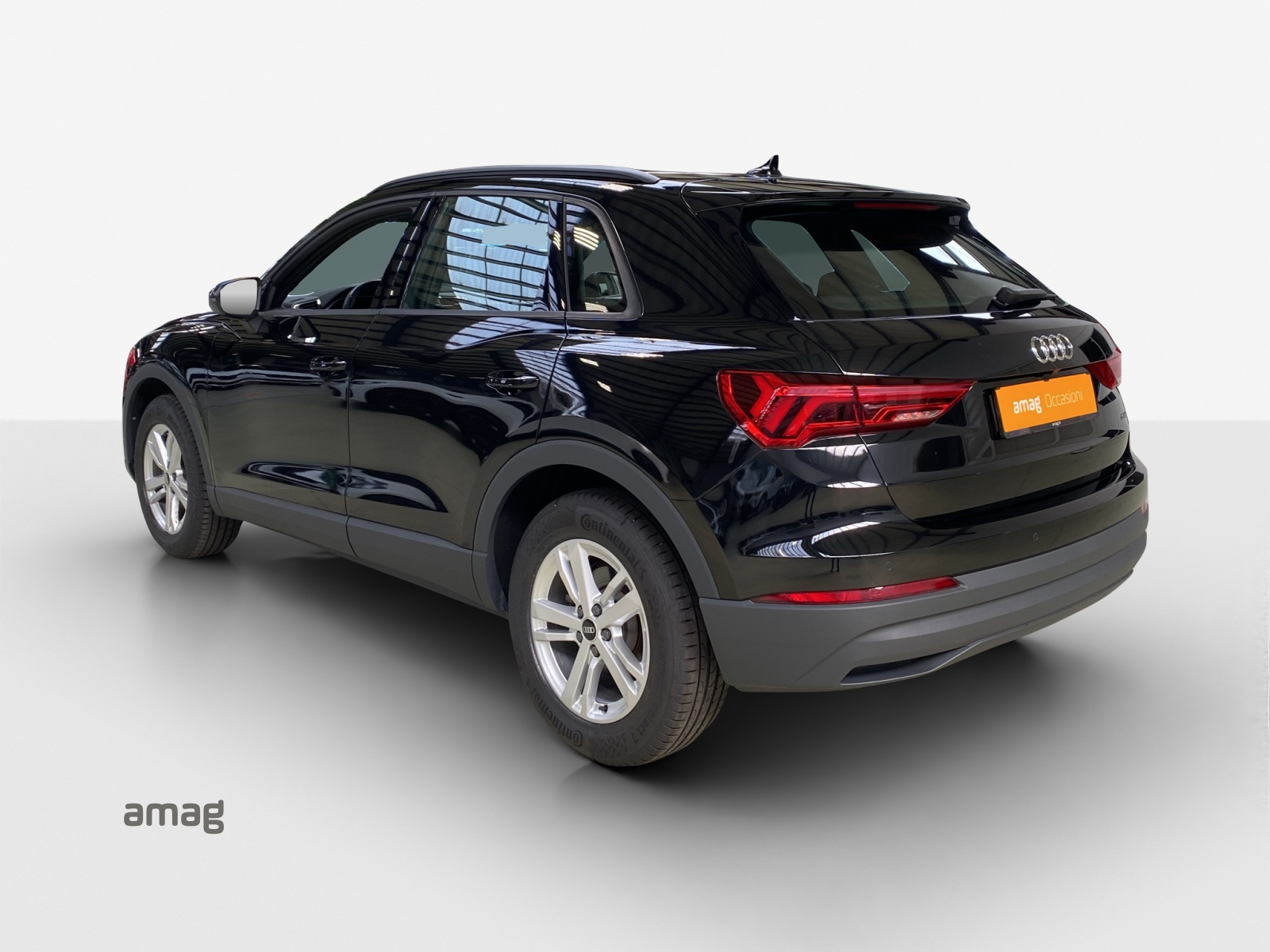 AUDI Q3 35 TDI Attraction quattro S-tronic-image-2