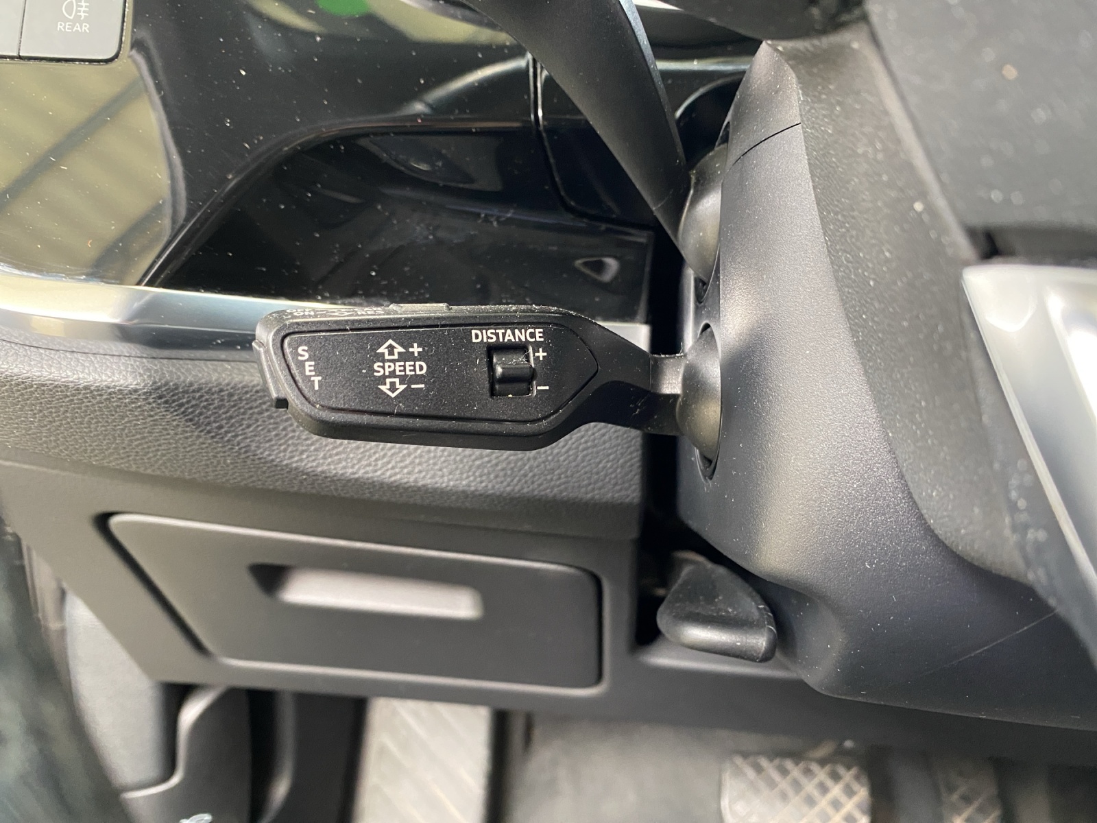 AUDI Q3 35 TDI Attraction quattro S-tronic-image-13