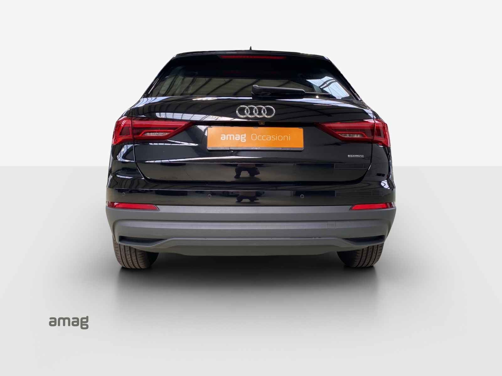 AUDI Q3 35 TDI Attraction quattro S-tronic-image-3