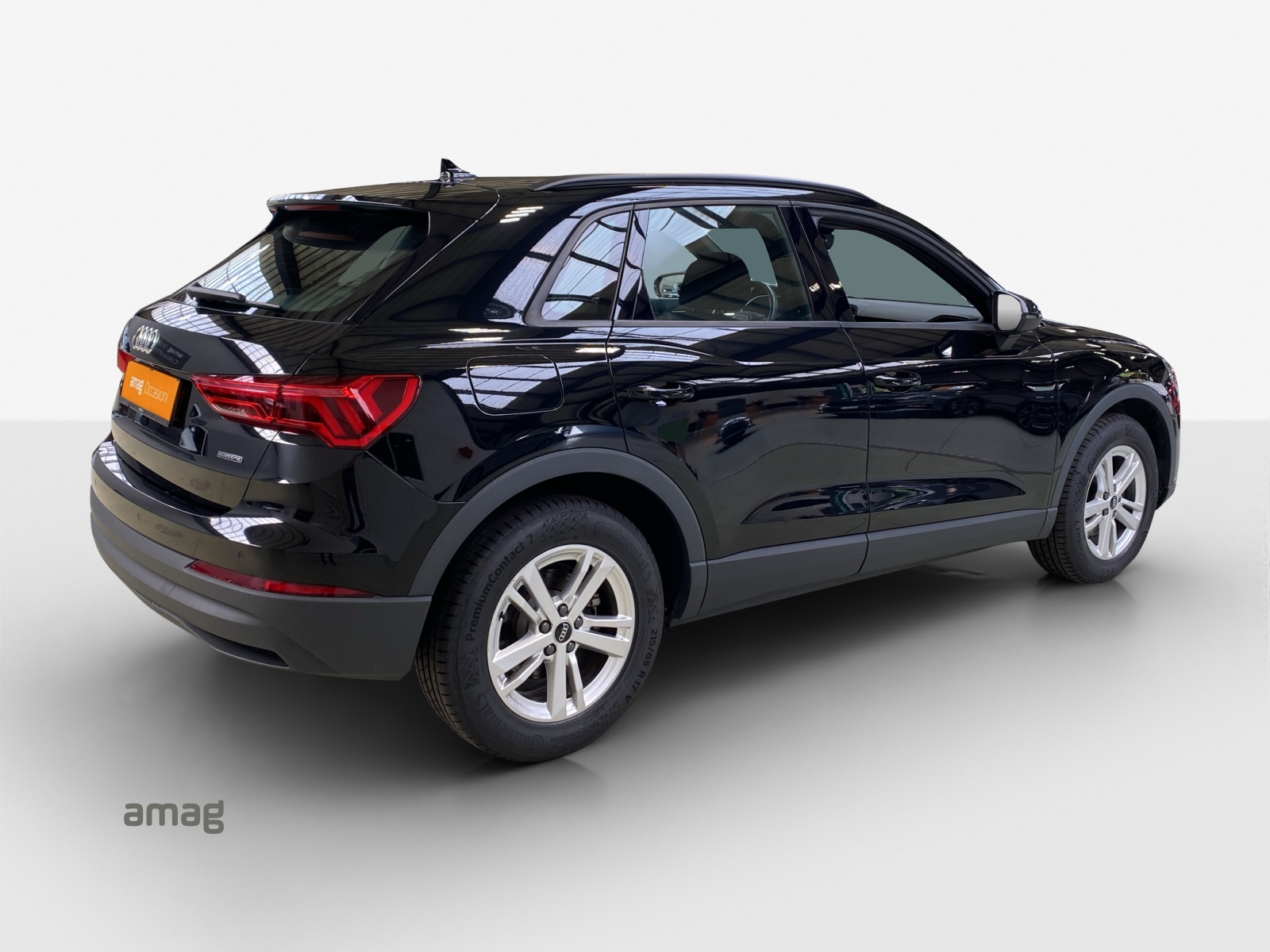 AUDI Q3 35 TDI Attraction quattro S-tronic-image-4