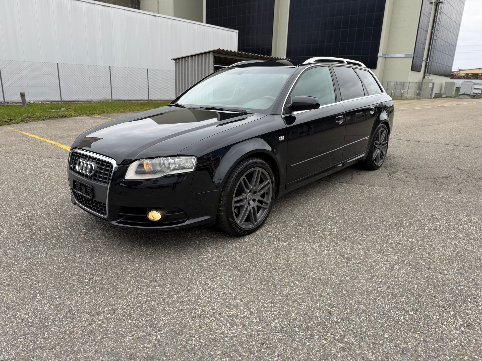 AUDI A4 Avant 3.2 FSI quattro-image-0