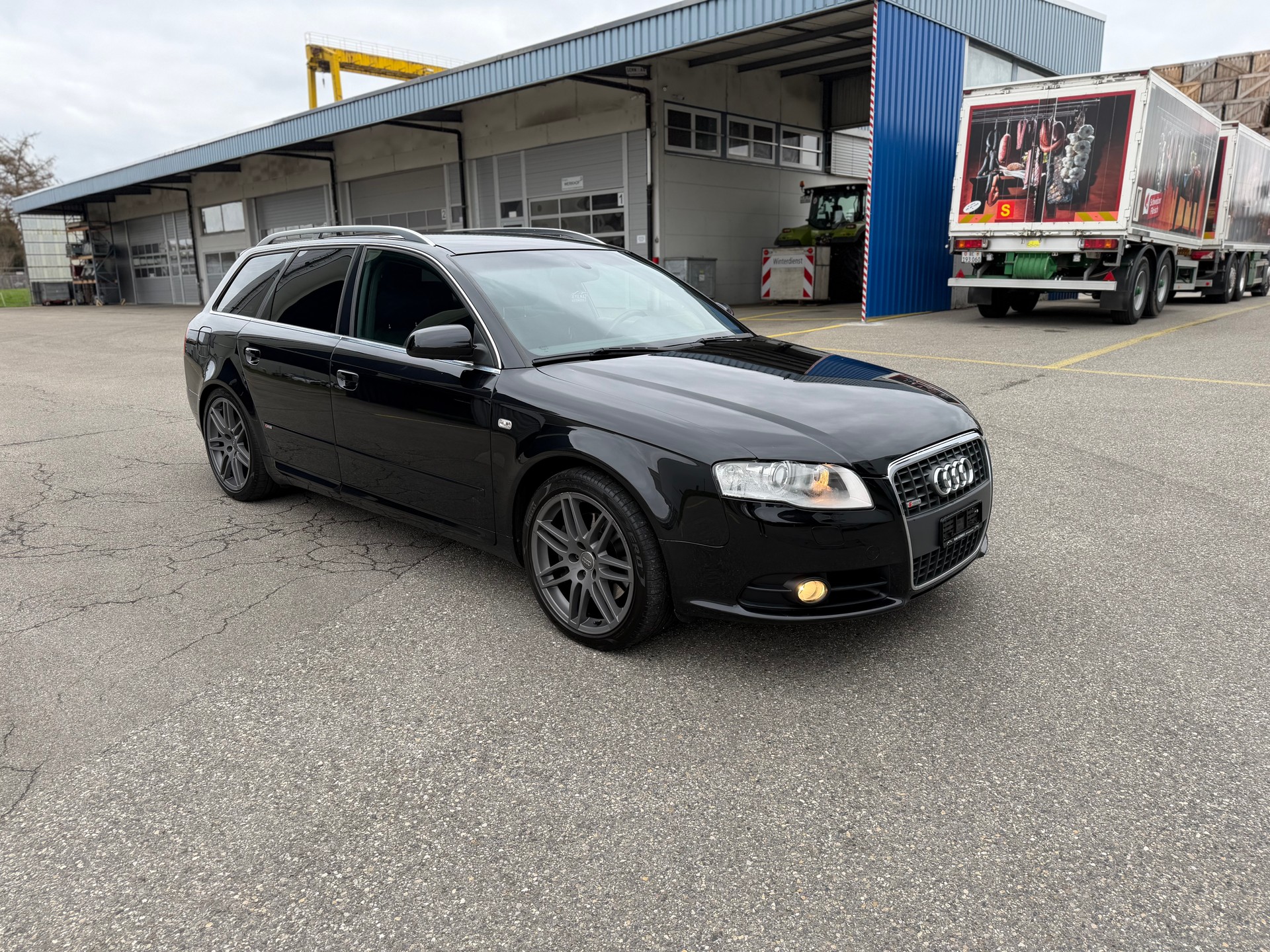 AUDI A4 Avant 3.2 FSI quattro-image-1