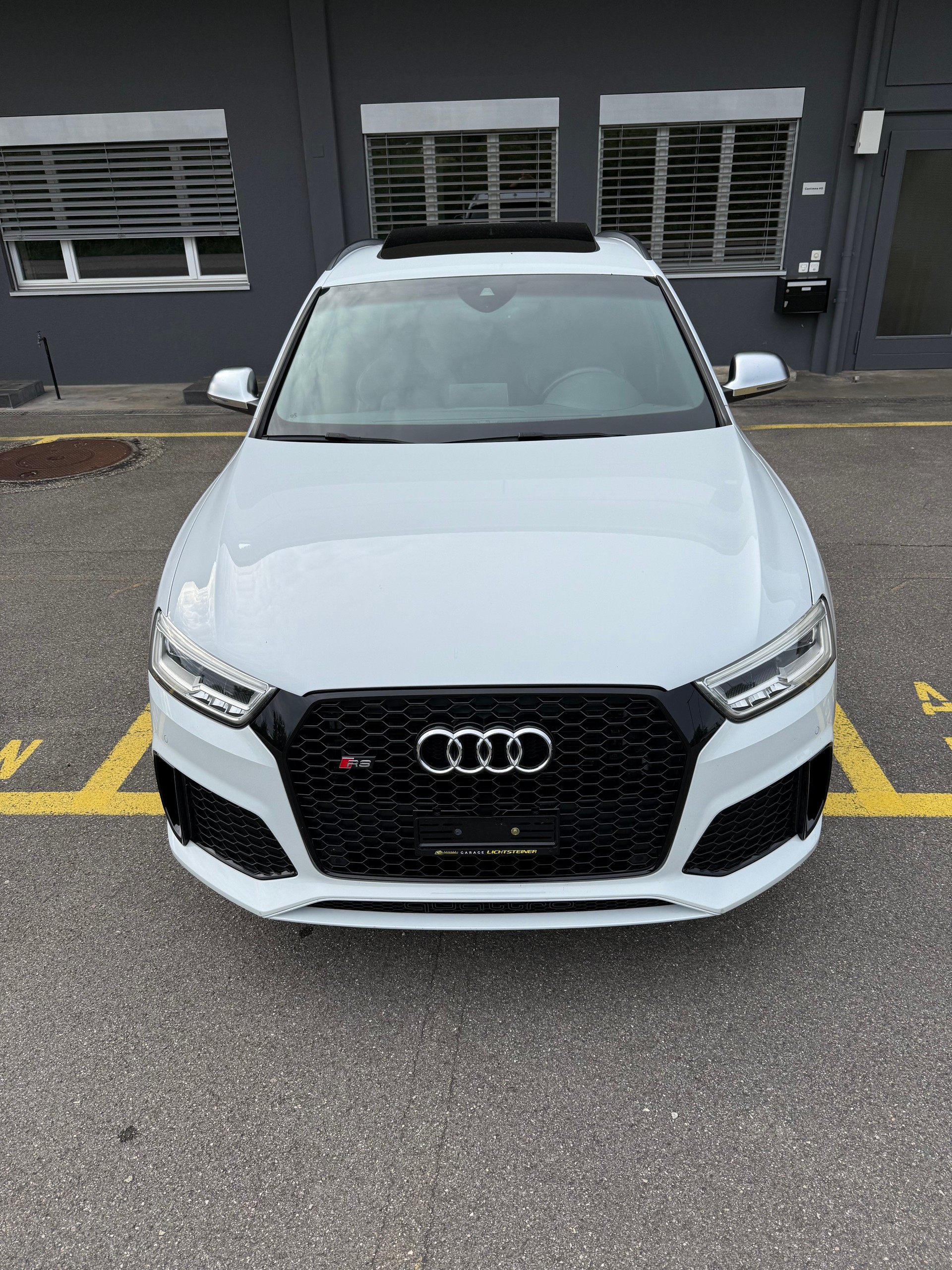 AUDI RS Q3 2.5 TFSI quattro S-tronic-image-1