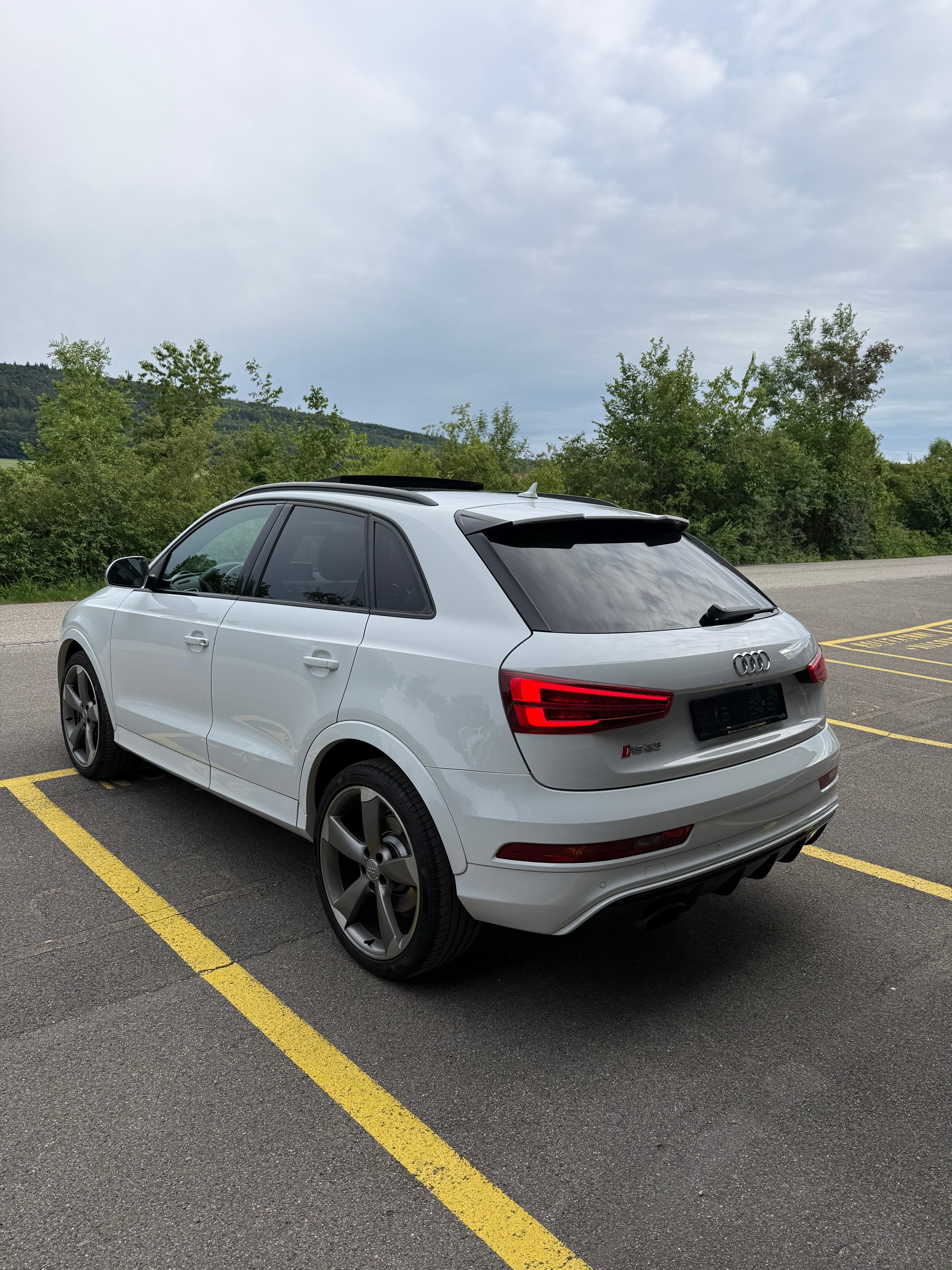 AUDI RS Q3 2.5 TFSI quattro S-tronic-image-9