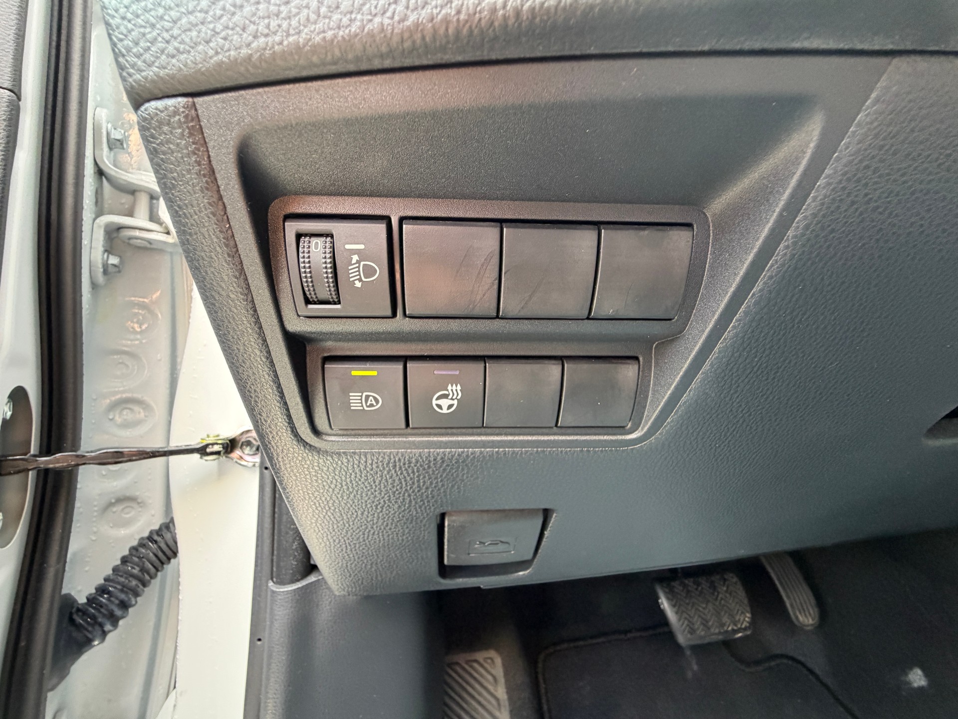 TOYOTA Yaris 1.5 Style e-CVT-image-10
