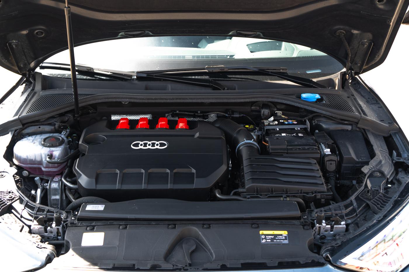 AUDI S3 Sportback 2.0 TFSI quattro S-tronic-image-11
