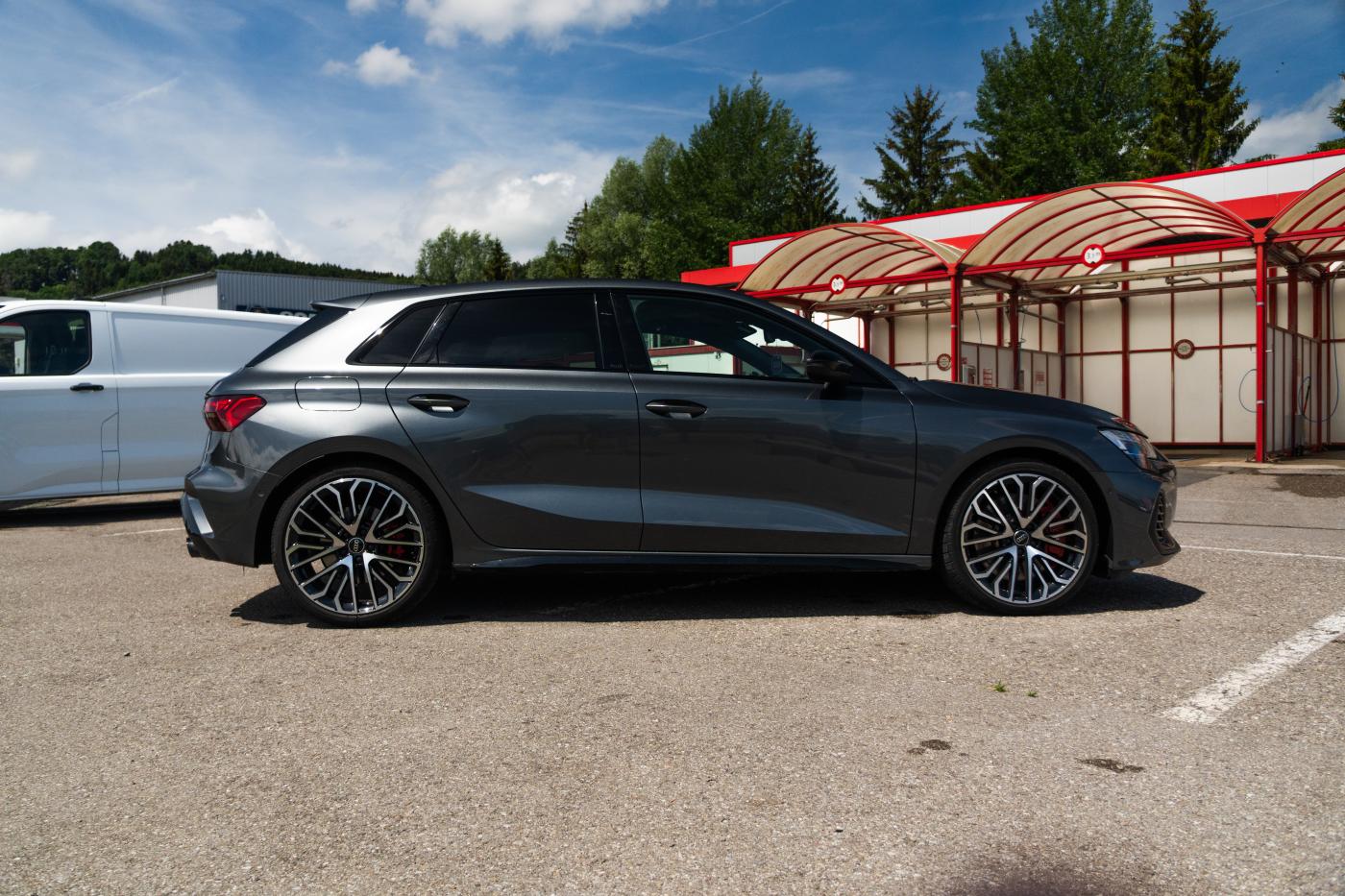 AUDI S3 Sportback 2.0 TFSI quattro S-tronic-image-1