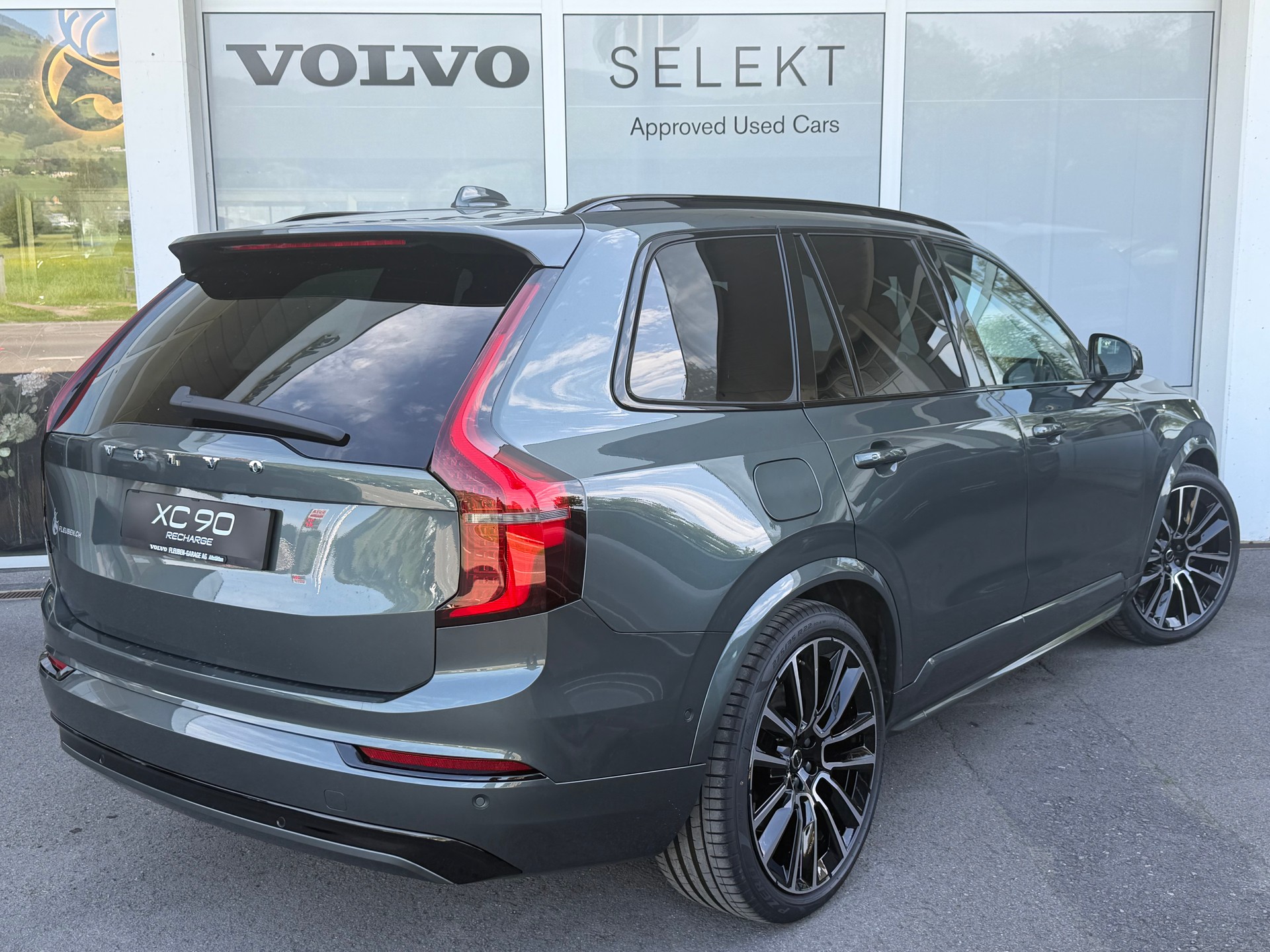 VOLVO XC90 T8 eAWD Ultra Dark Geartronic-image-1