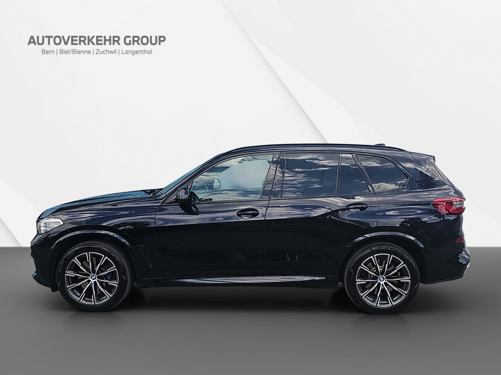 BMW X5 xDrive45e-image-2