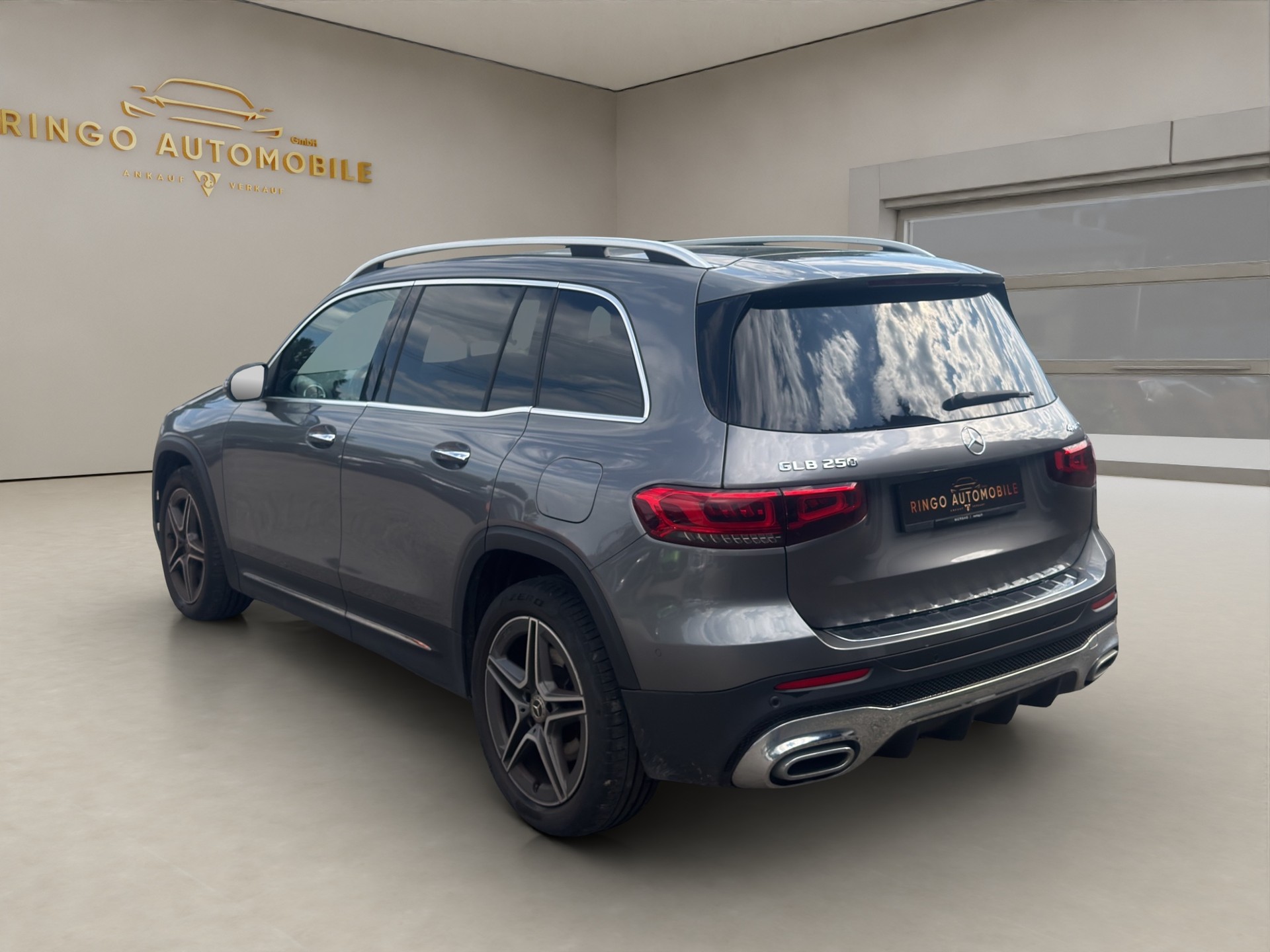 MERCEDES-BENZ GLB 250 4Matic Style 8G-Tronic-image-4