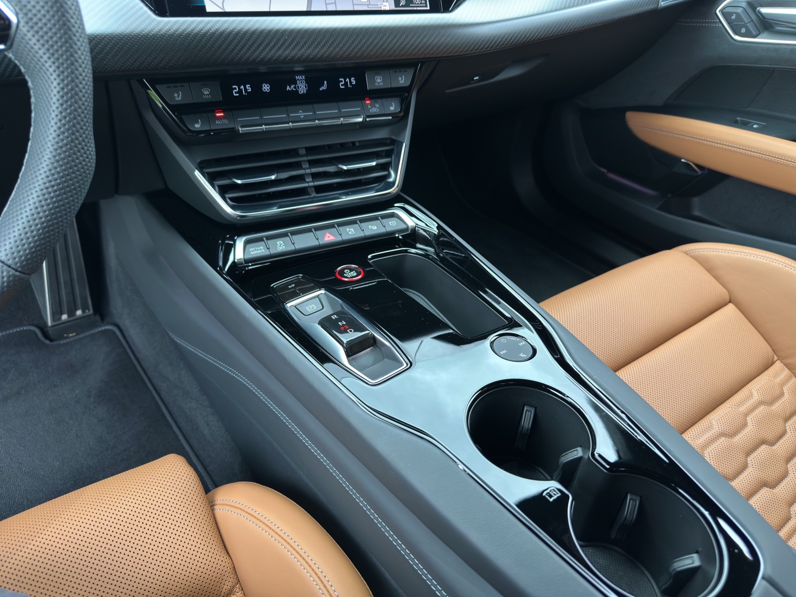 AUDI RS e-tron GT quattro-image-16