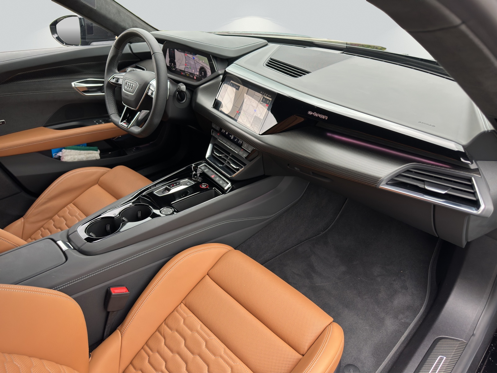 AUDI RS e-tron GT quattro-image-7