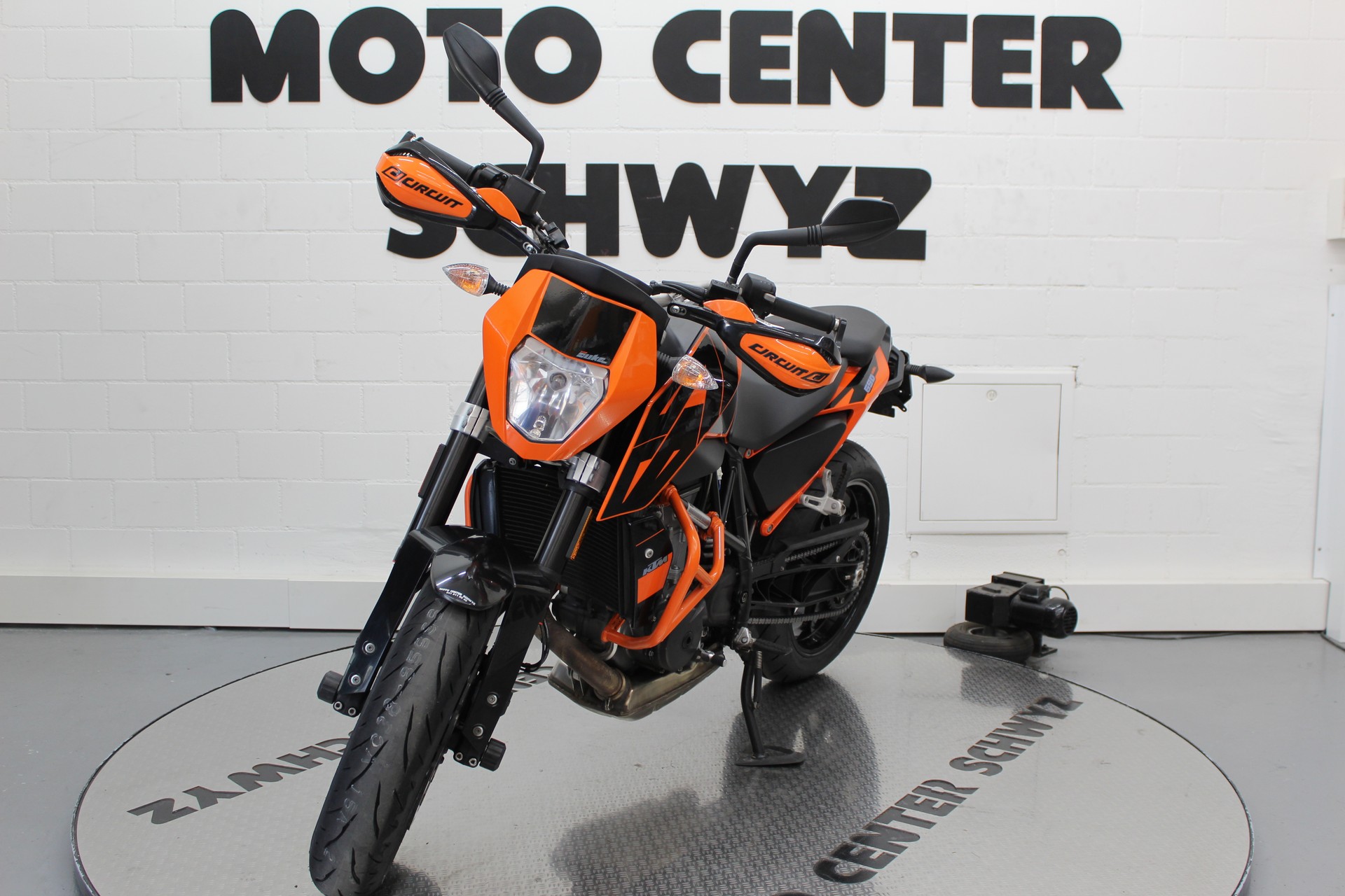 KTM 690 Duke ABS-image-3