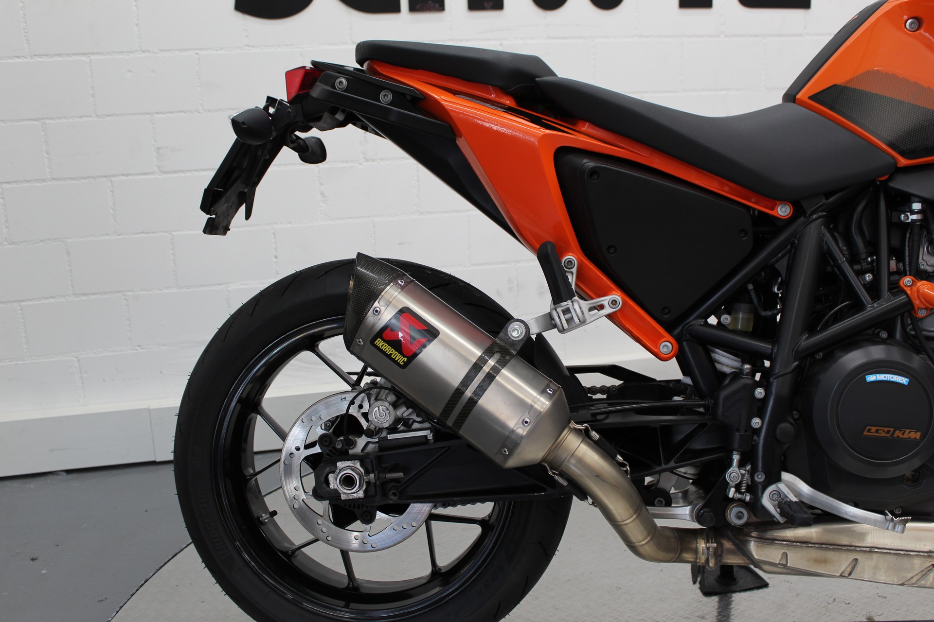 KTM 690 Duke ABS-image-7