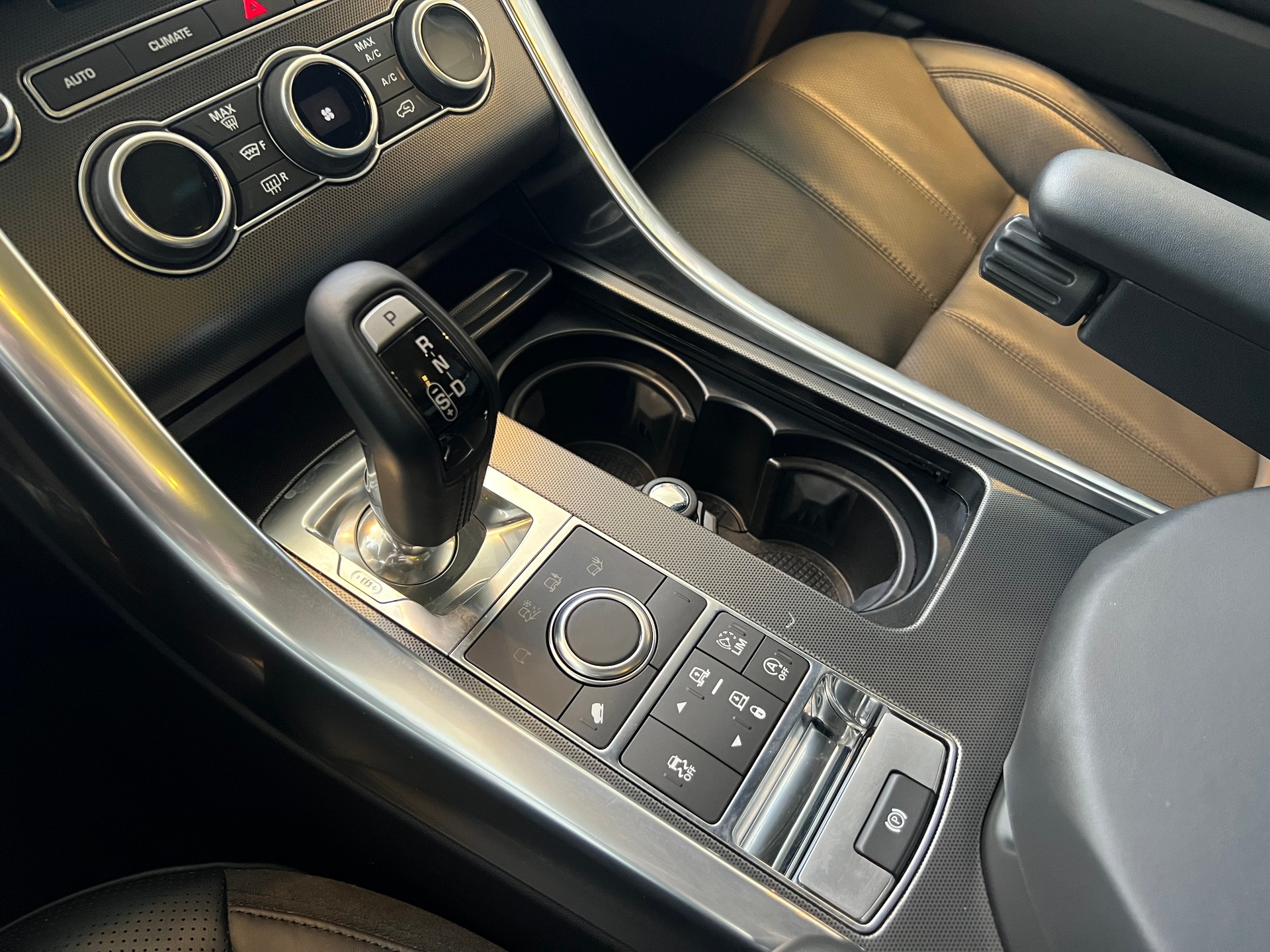 LAND ROVER Range Rover Sport 3.0 SDV6 HSE Automatic-image-21