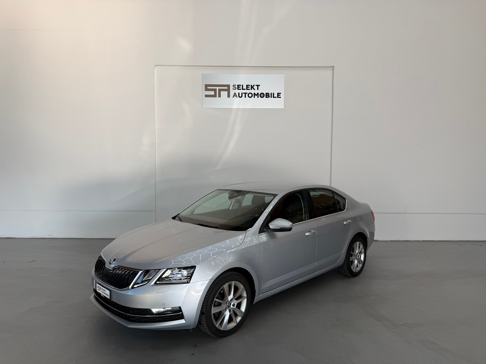 SKODA Octavia 2.0 TDI Style DSG 4x4-image-0