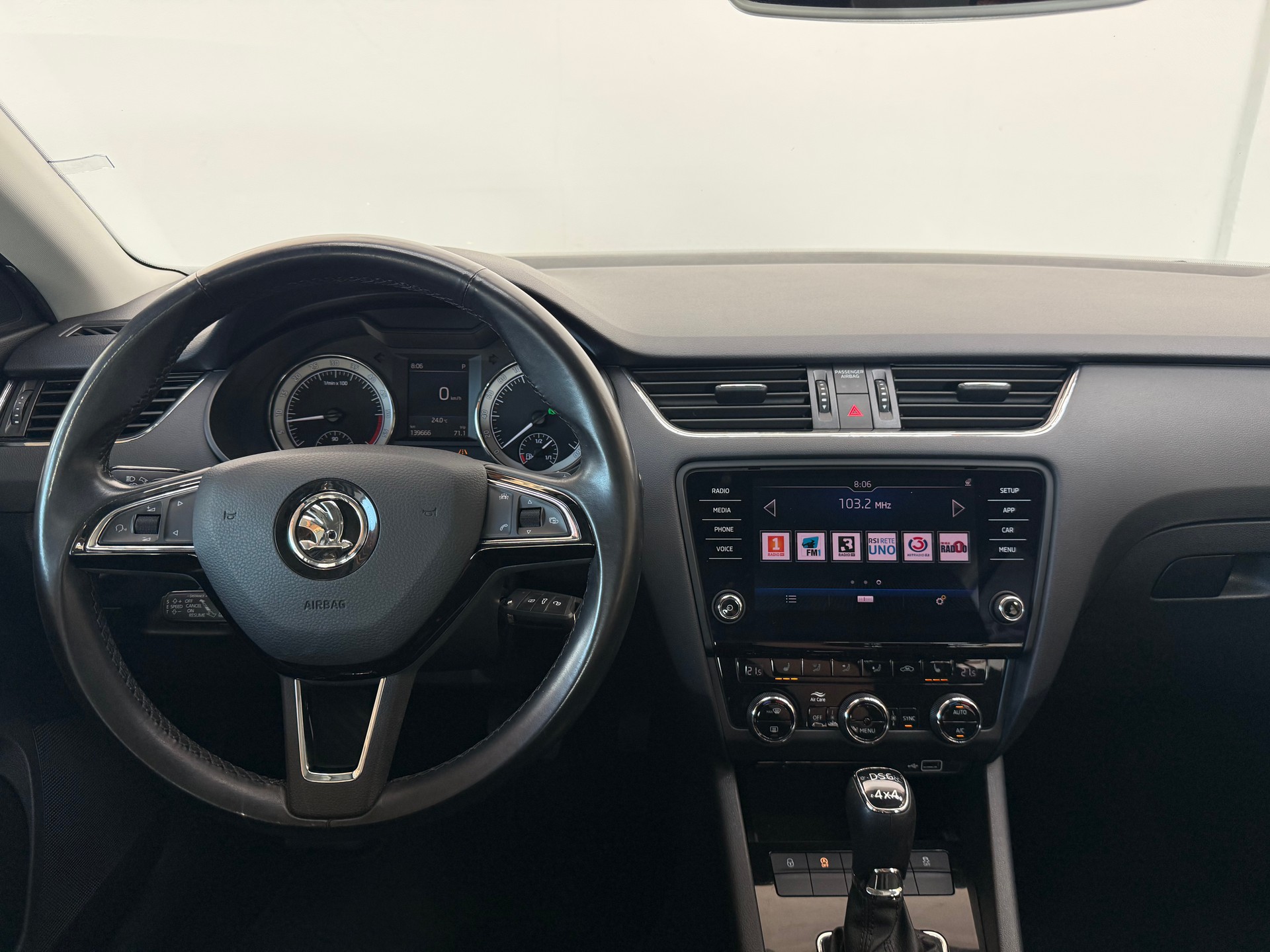 SKODA Octavia 2.0 TDI Style DSG 4x4-image-15