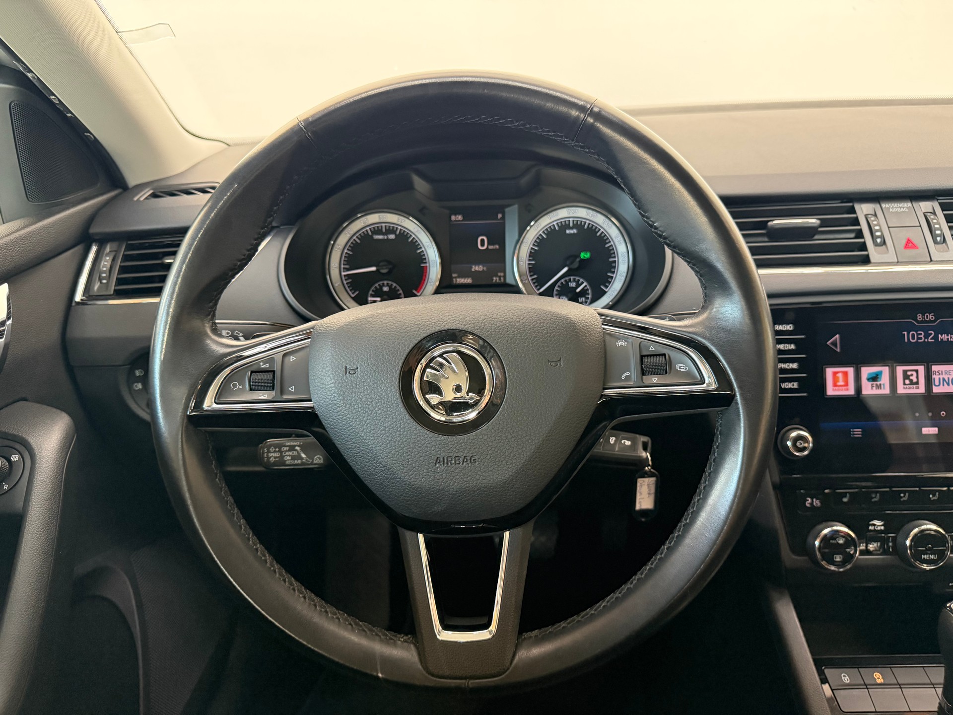 SKODA Octavia 2.0 TDI Style DSG 4x4-image-14