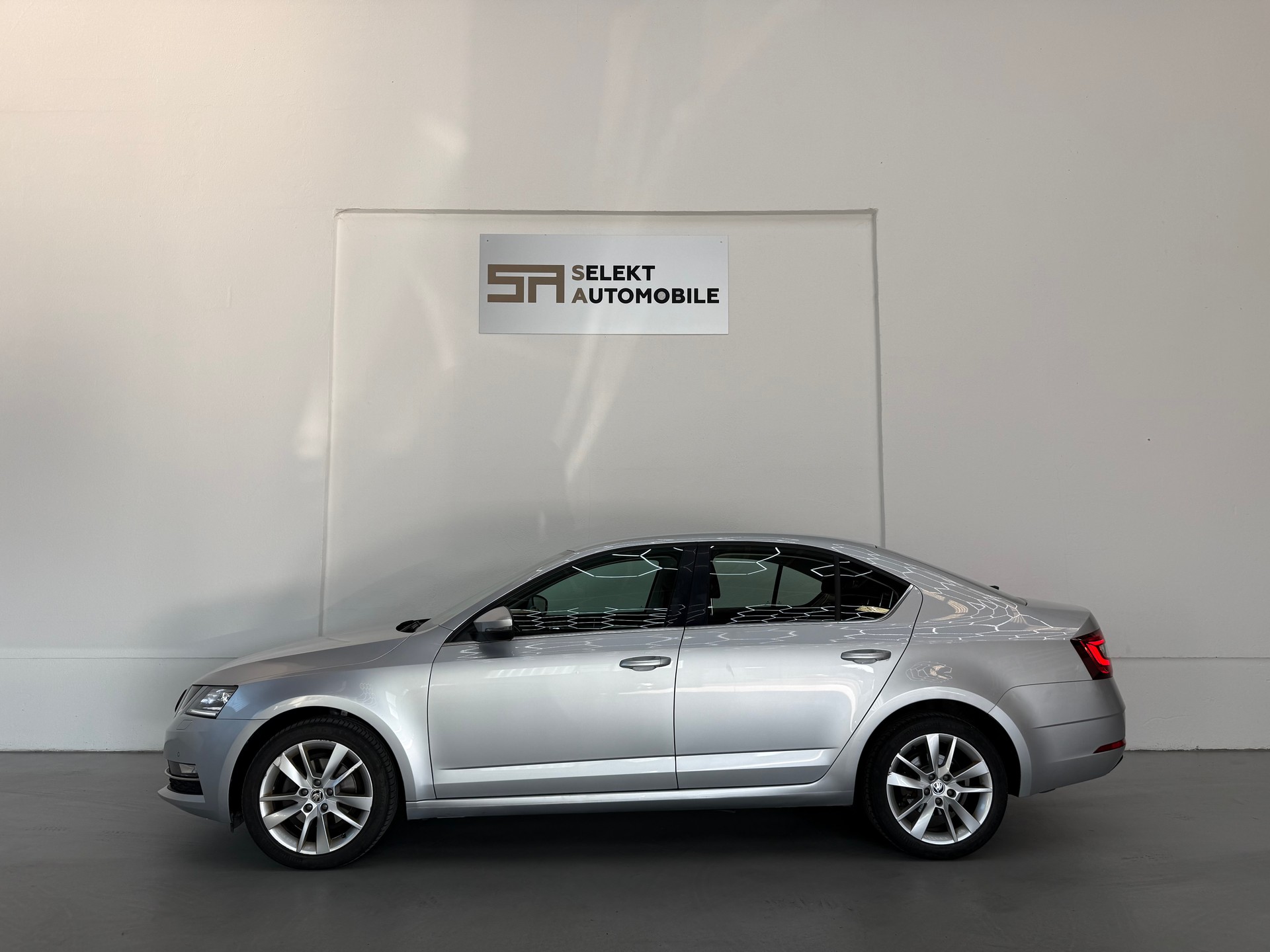 SKODA Octavia 2.0 TDI Style DSG 4x4-image-3