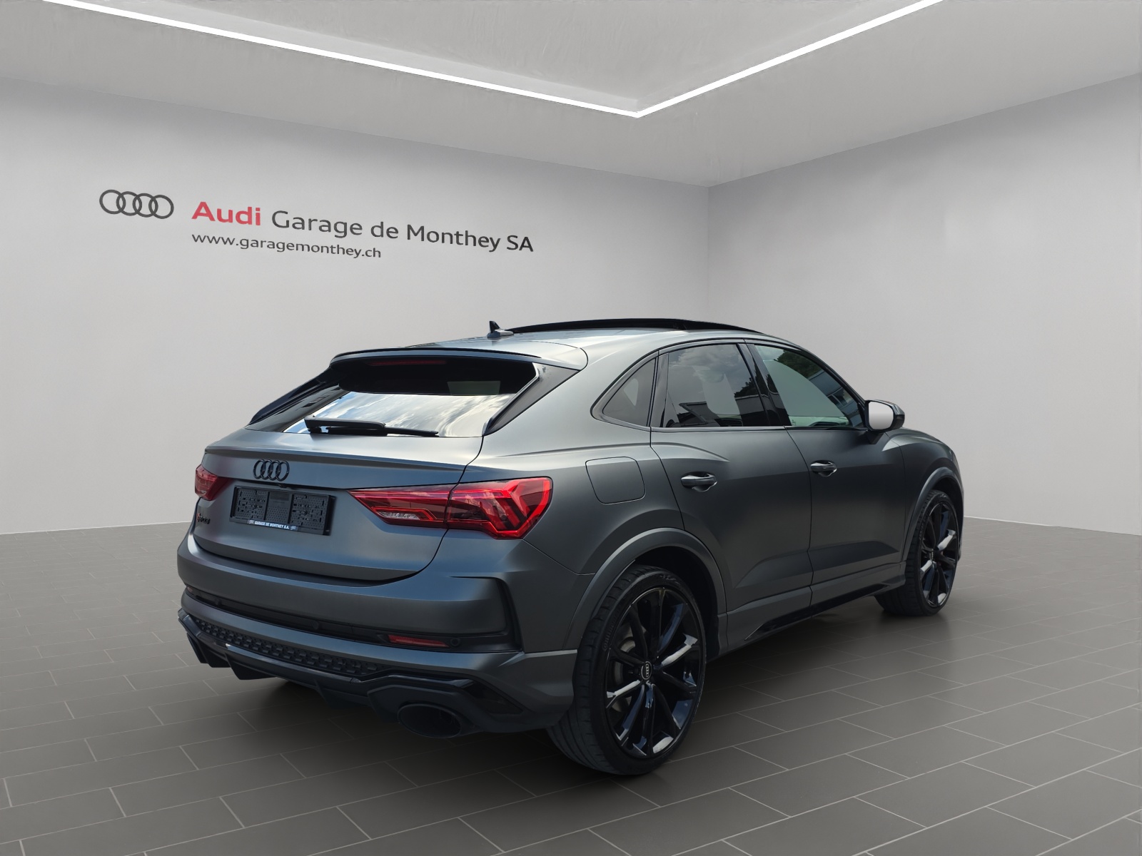AUDI RS Q3 Sportback quattro S tronic-image-3