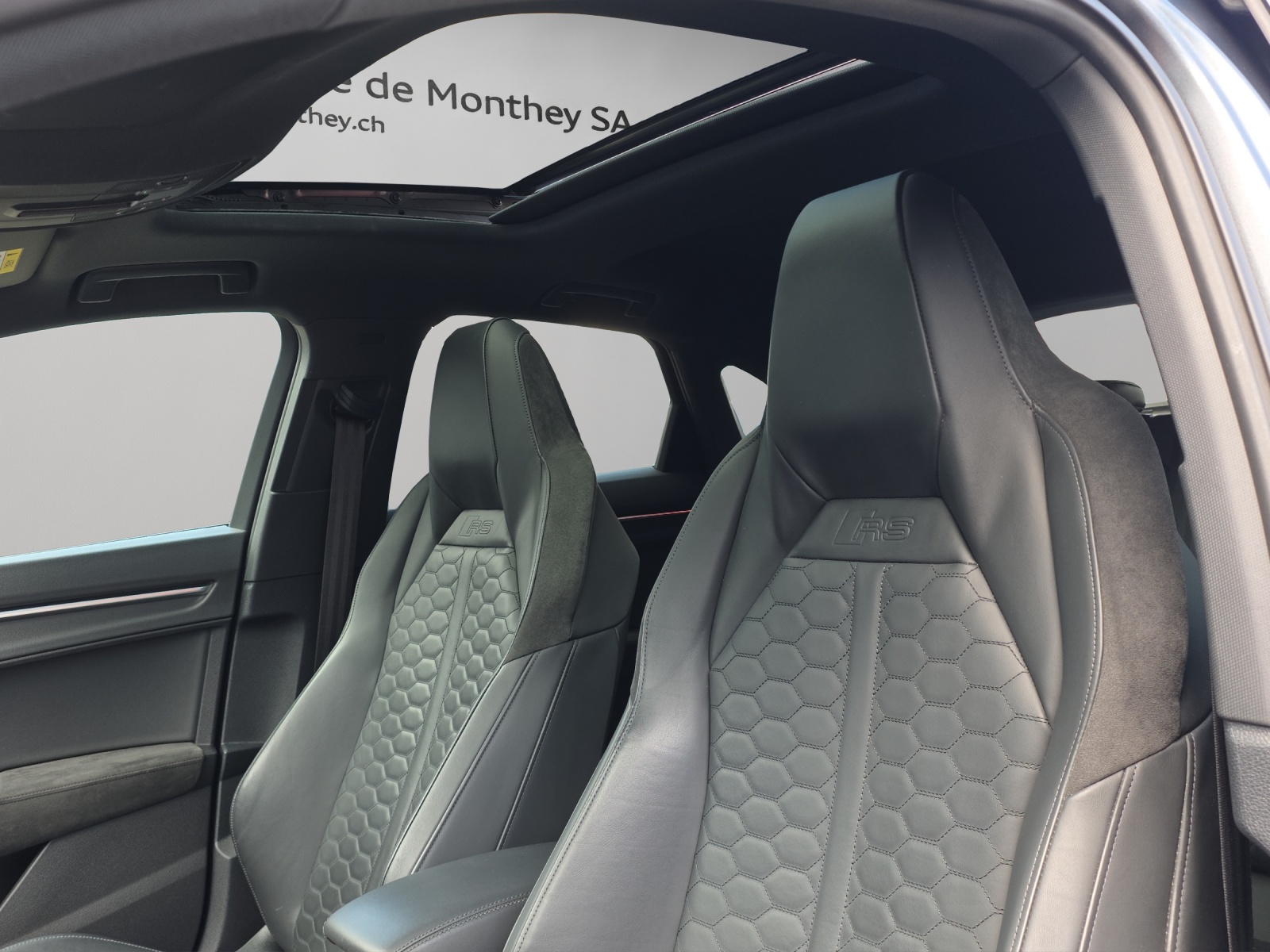 AUDI RS Q3 Sportback quattro S tronic-image-7