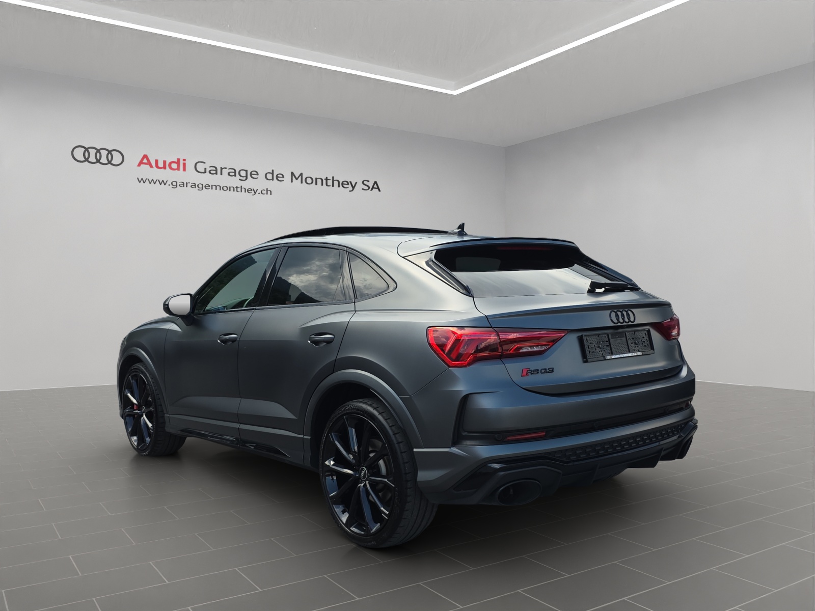 AUDI RS Q3 Sportback quattro S tronic-image-5