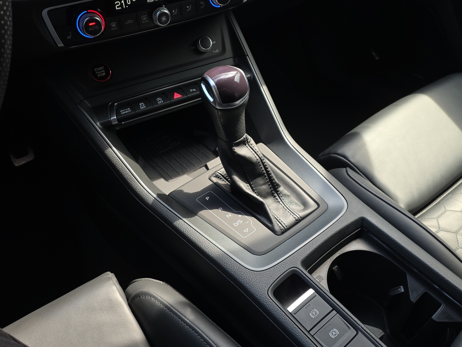 AUDI RS Q3 Sportback quattro S tronic-image-12