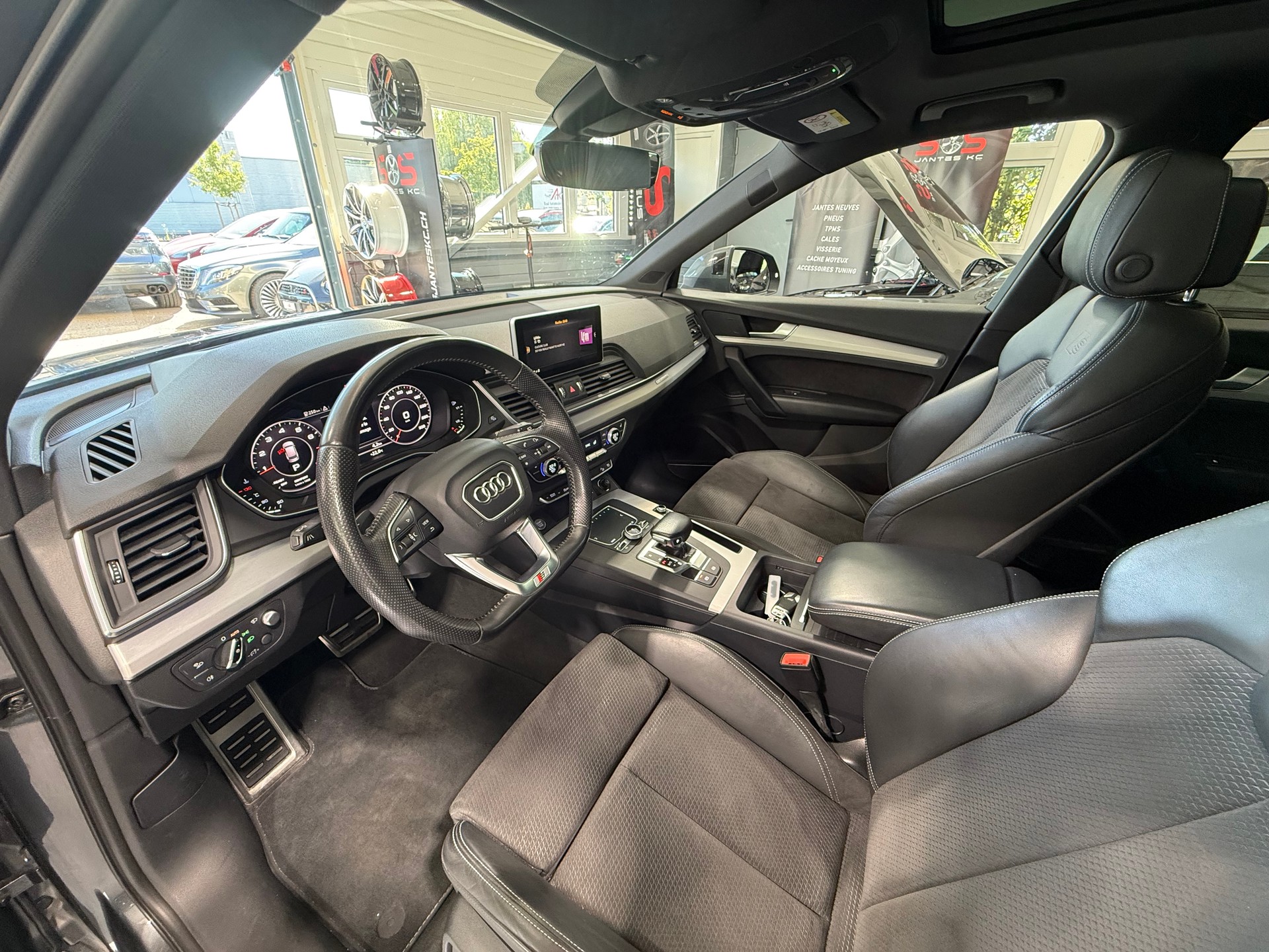 AUDI Q5 2.0 TFSI sport quattro S-tronic S-Line-image-10