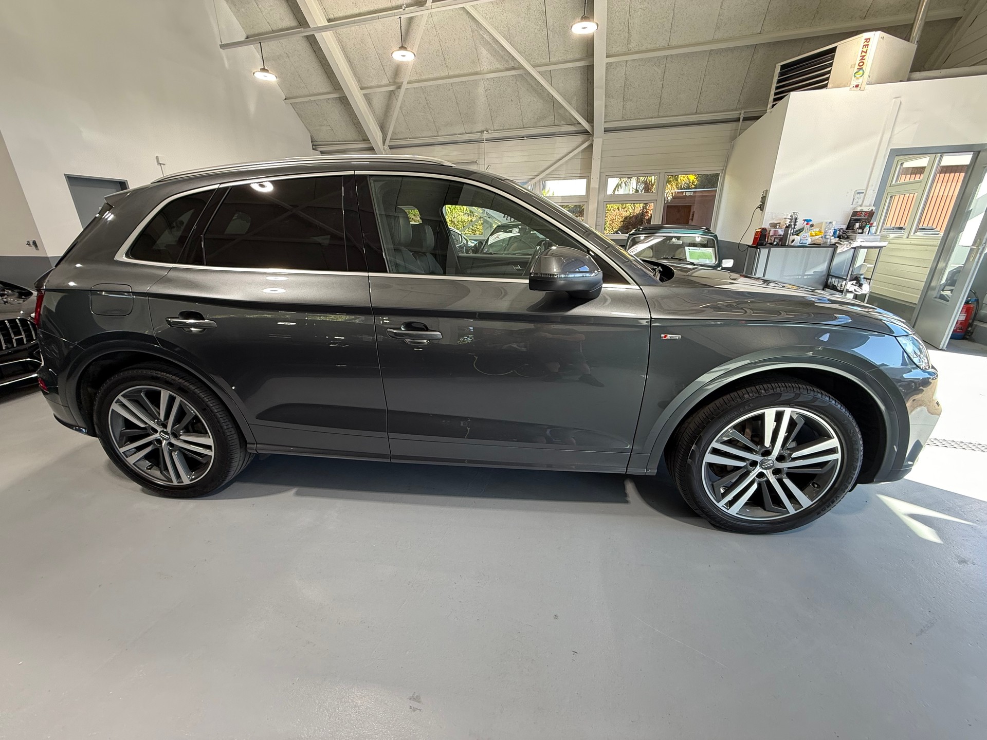 AUDI Q5 2.0 TFSI sport quattro S-tronic S-Line-image-3