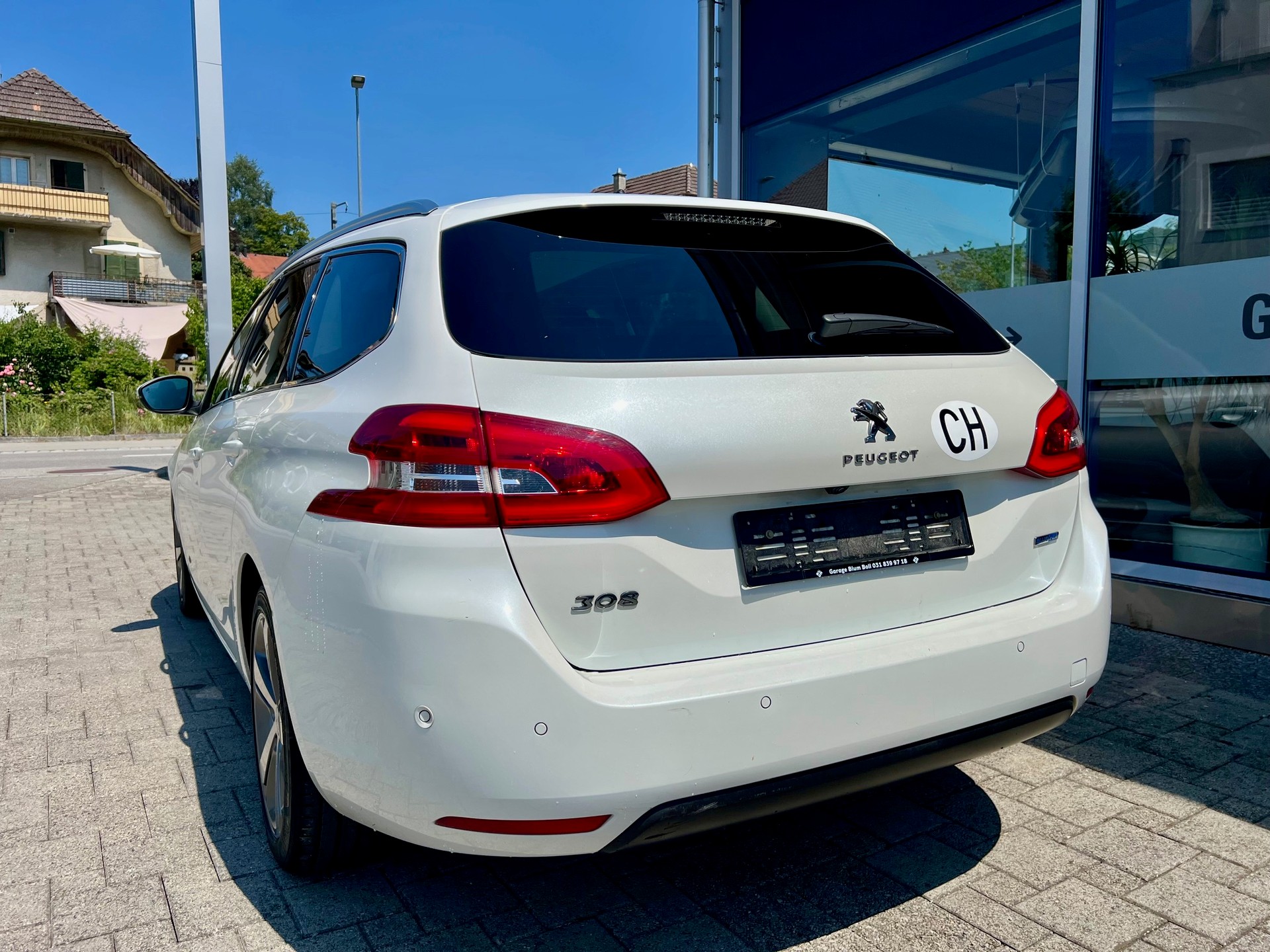 PEUGEOT 308 SW 2.0 BlueHDI Féline Automatic-image-5