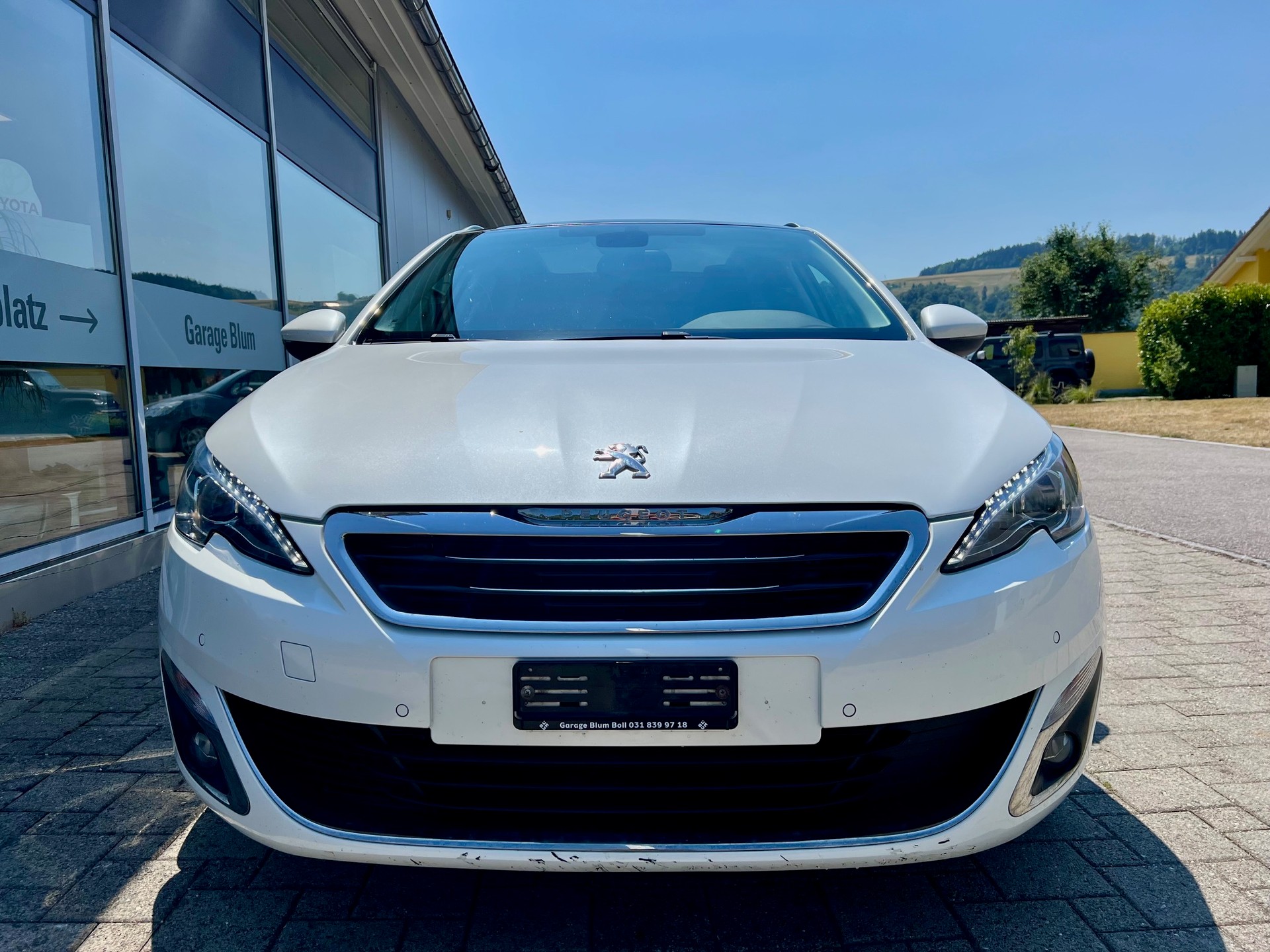 PEUGEOT 308 SW 2.0 BlueHDI Féline Automatic-image-2