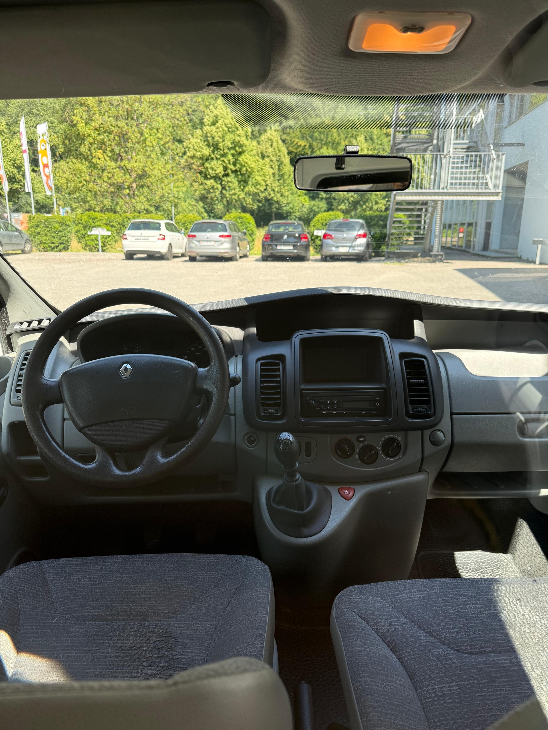RENAULT Trafic 2.0 dCi 115 2.9t L1H1-image-6