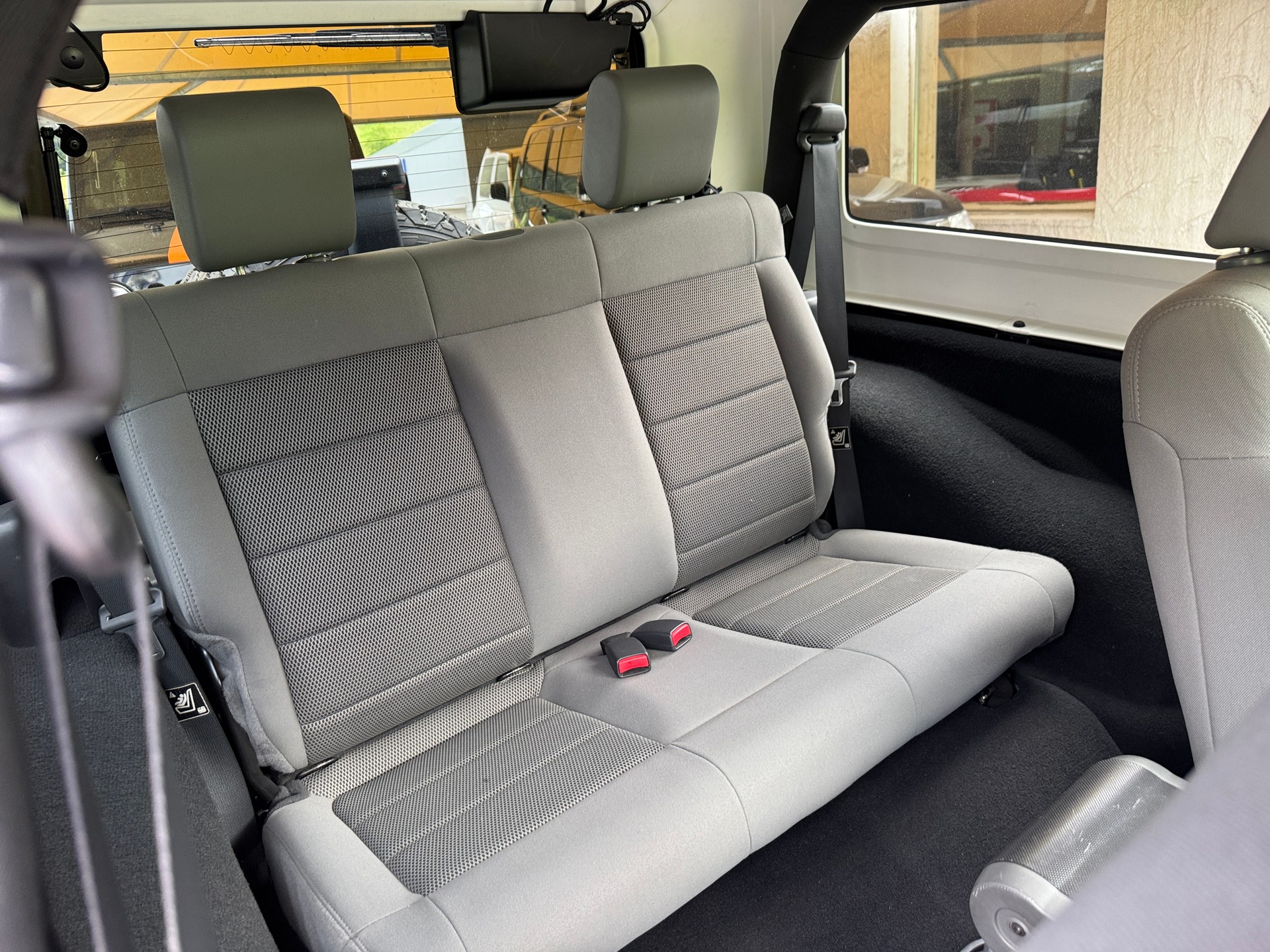 JEEP Wrangler Sahara-image-7