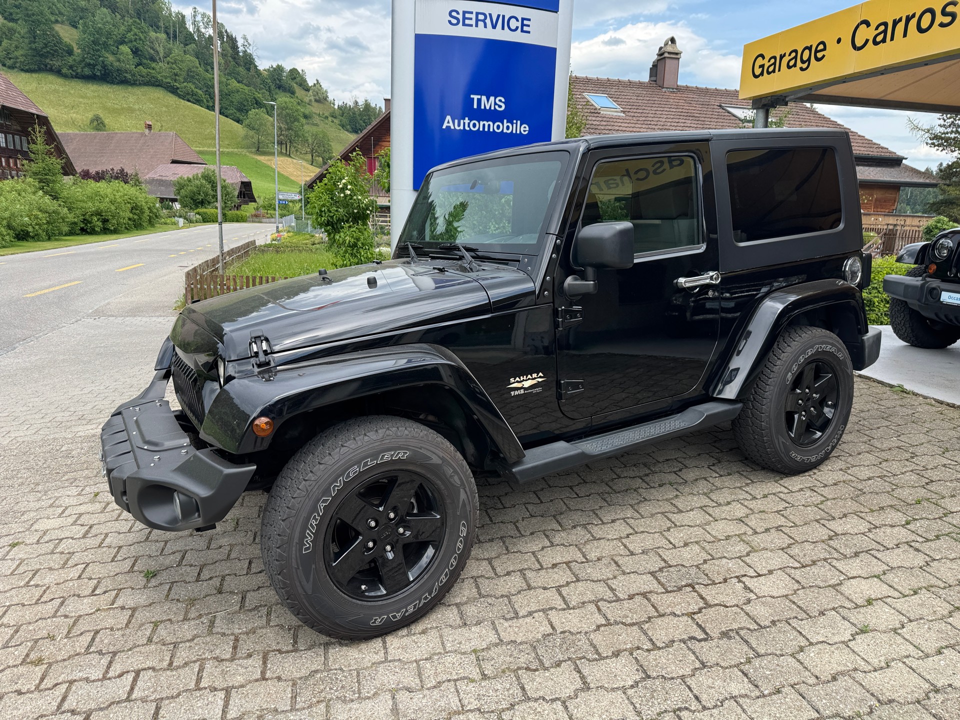 JEEP Wrangler Sahara-image-2