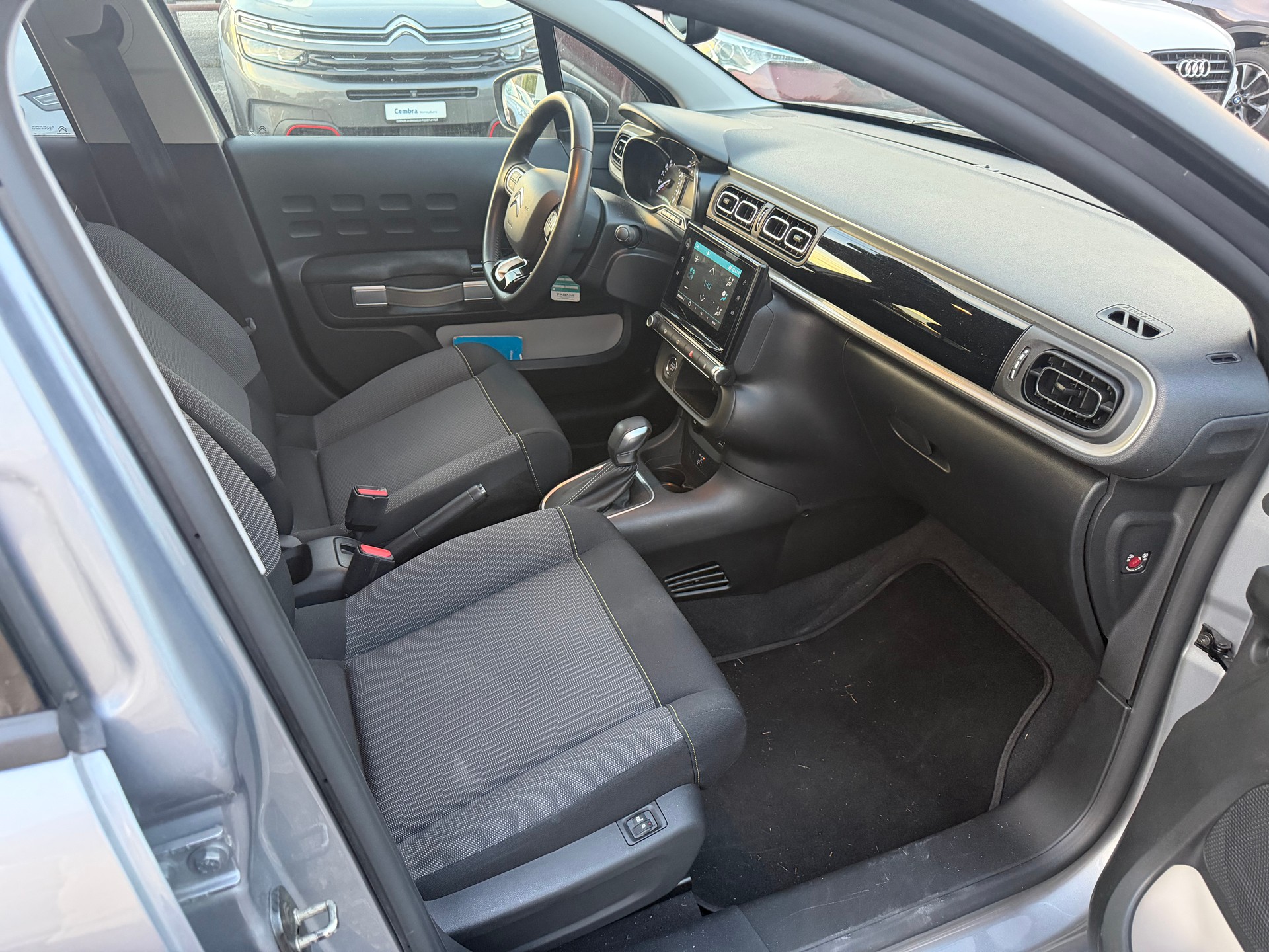 CITROEN C3 1.2i PureTech Shine EAT6-image-5