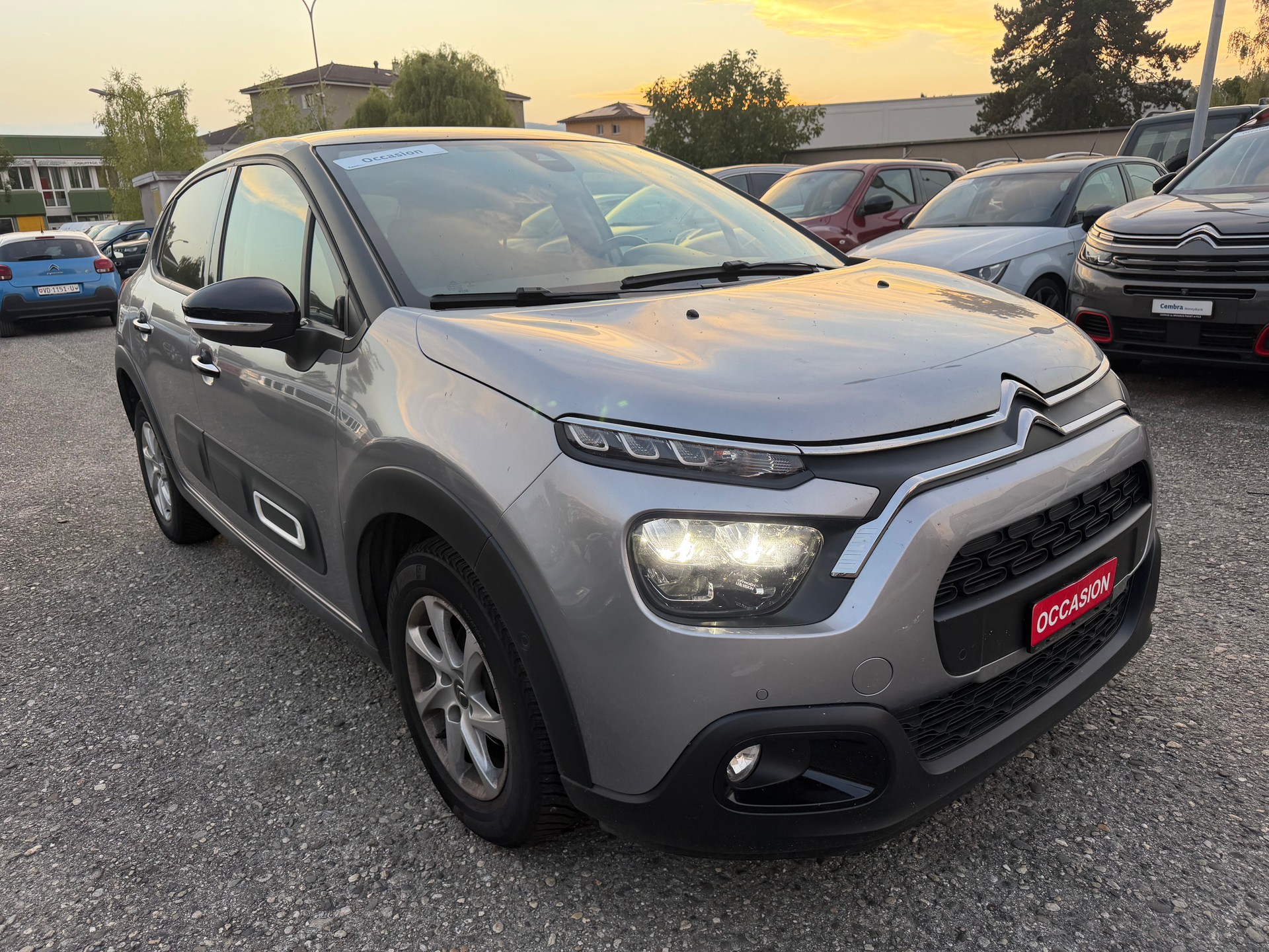 CITROEN C3 1.2i PureTech Shine EAT6-image-1