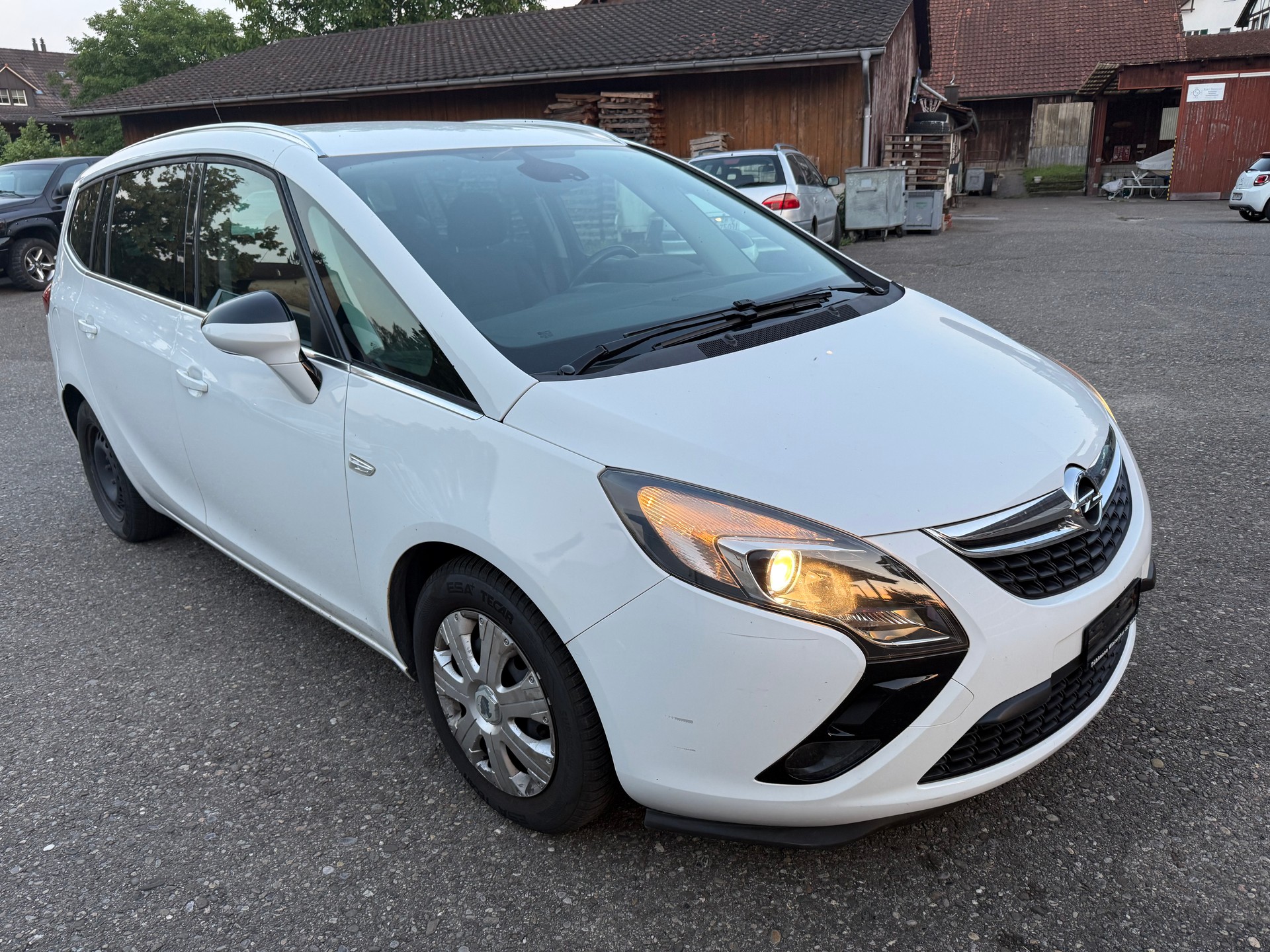 OPEL Zafira Tourer 1.4i 16V Turbo Enjoy Automatic-image-2