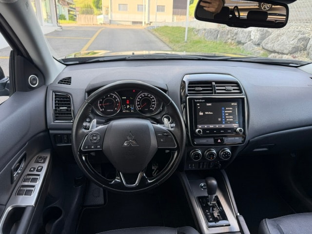 MITSUBISHI ASX 2.0 Diamond 4WD Automat-image-8