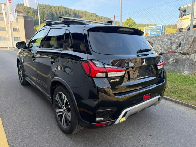 MITSUBISHI ASX 2.0 Diamond 4WD Automat-image-2